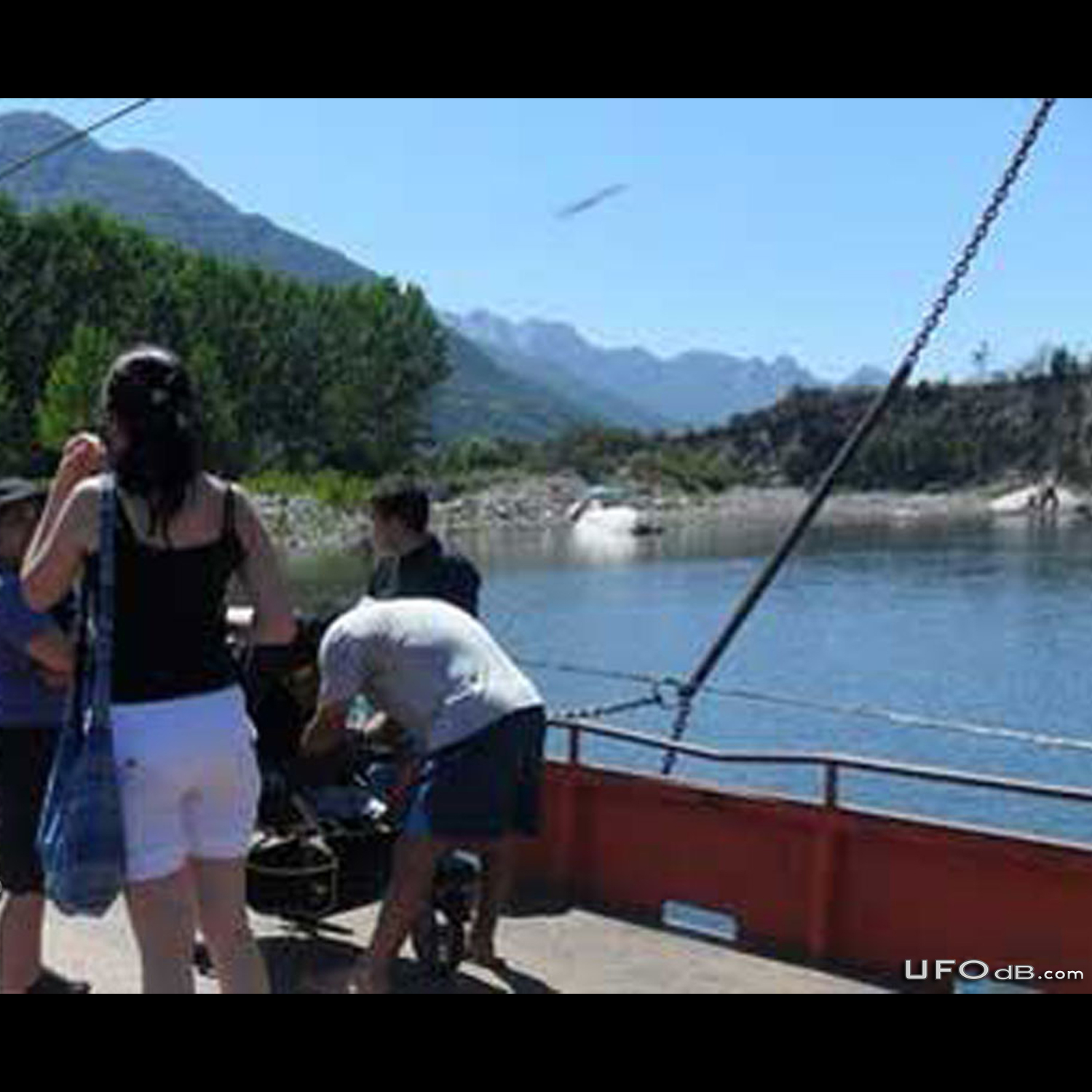Tourist UFO picture published in Newspaper in San Fabian, Chile | 2011 UFO Picture #262-2