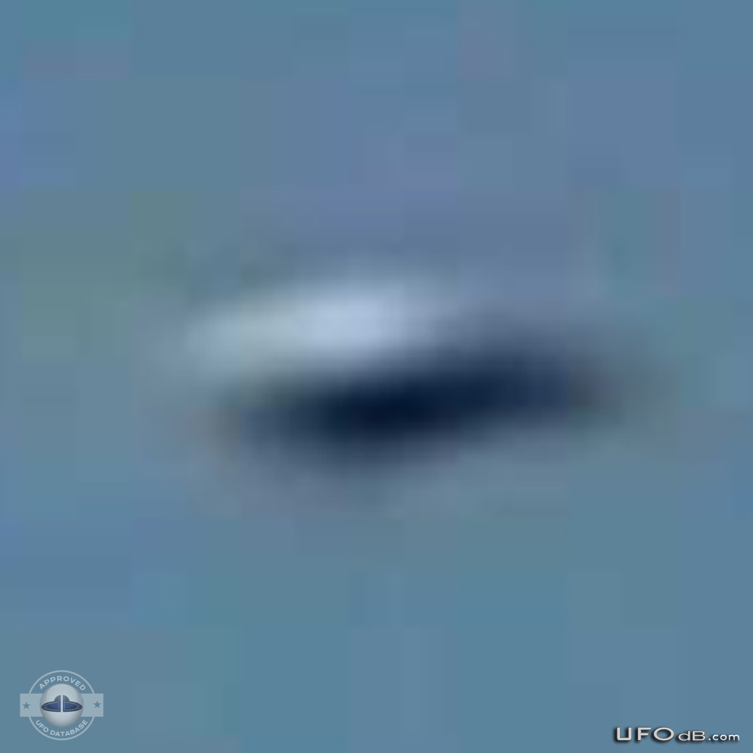 Toutist in Riva del Garda, Italy get a picture of a UFO - October 2011 UFO Picture #382-7
