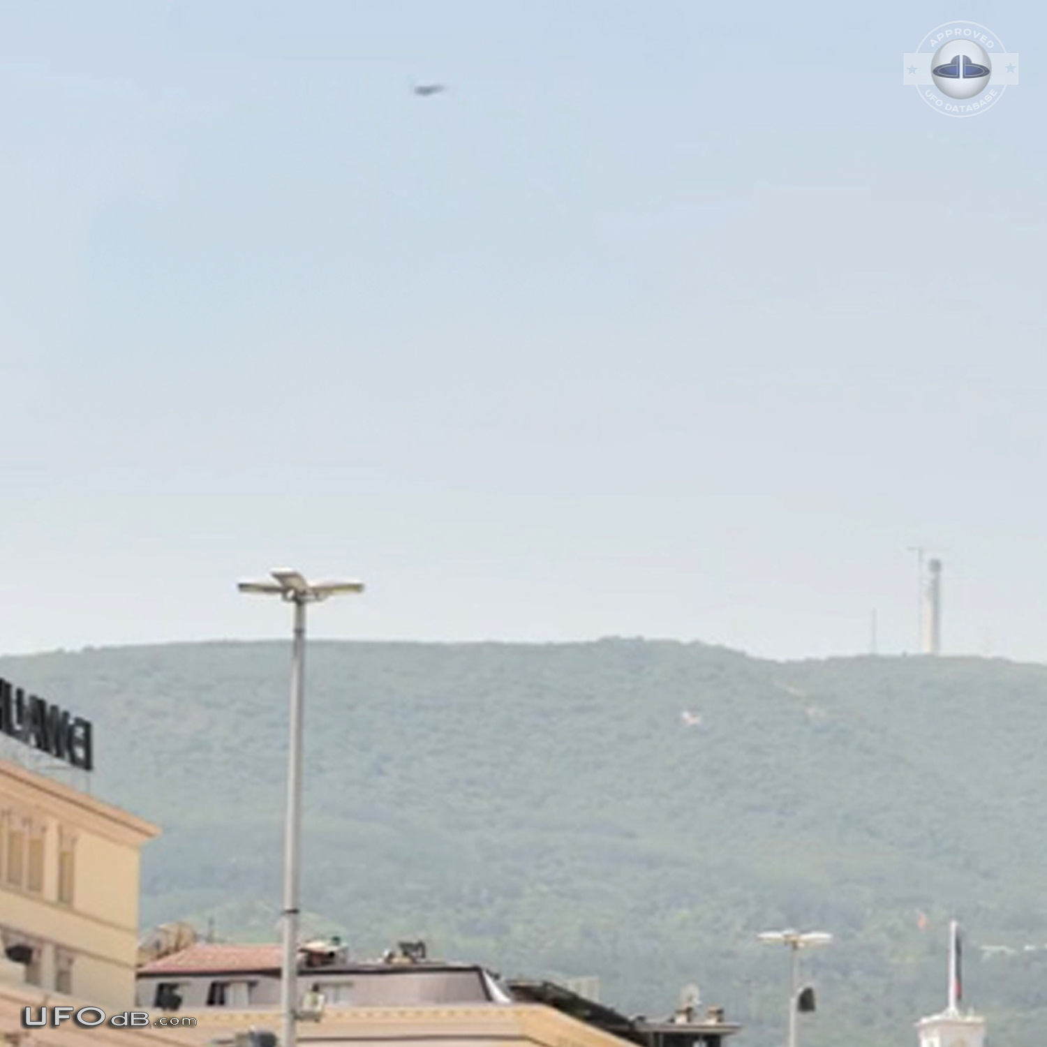 Triangular UFO passed over Warrior on a horse statue in Skopje Macedon UFO Picture #847-2