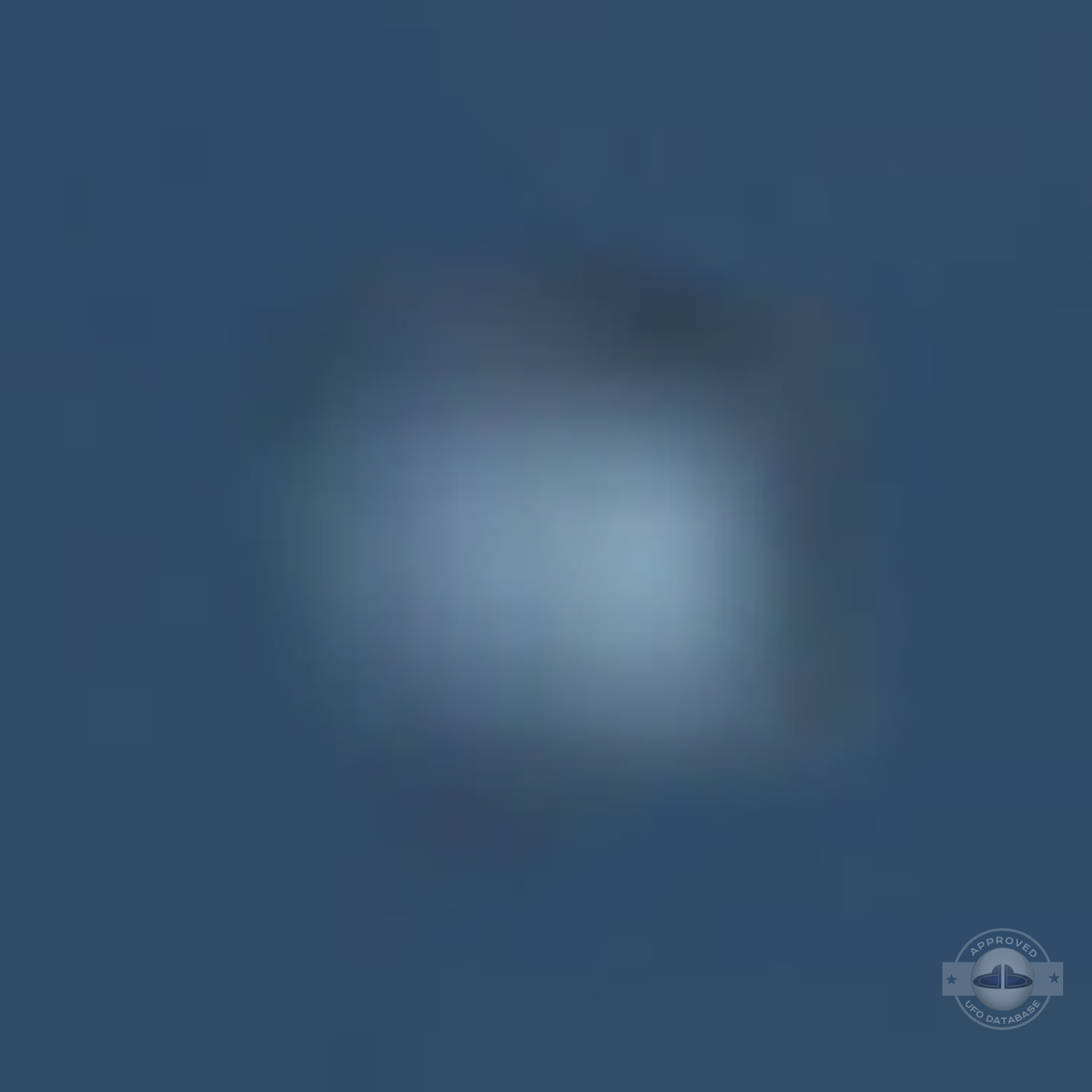 Journalist takes UFO pictures near Eskisehir Turkey | July 27 2010 UFO Picture #198-7