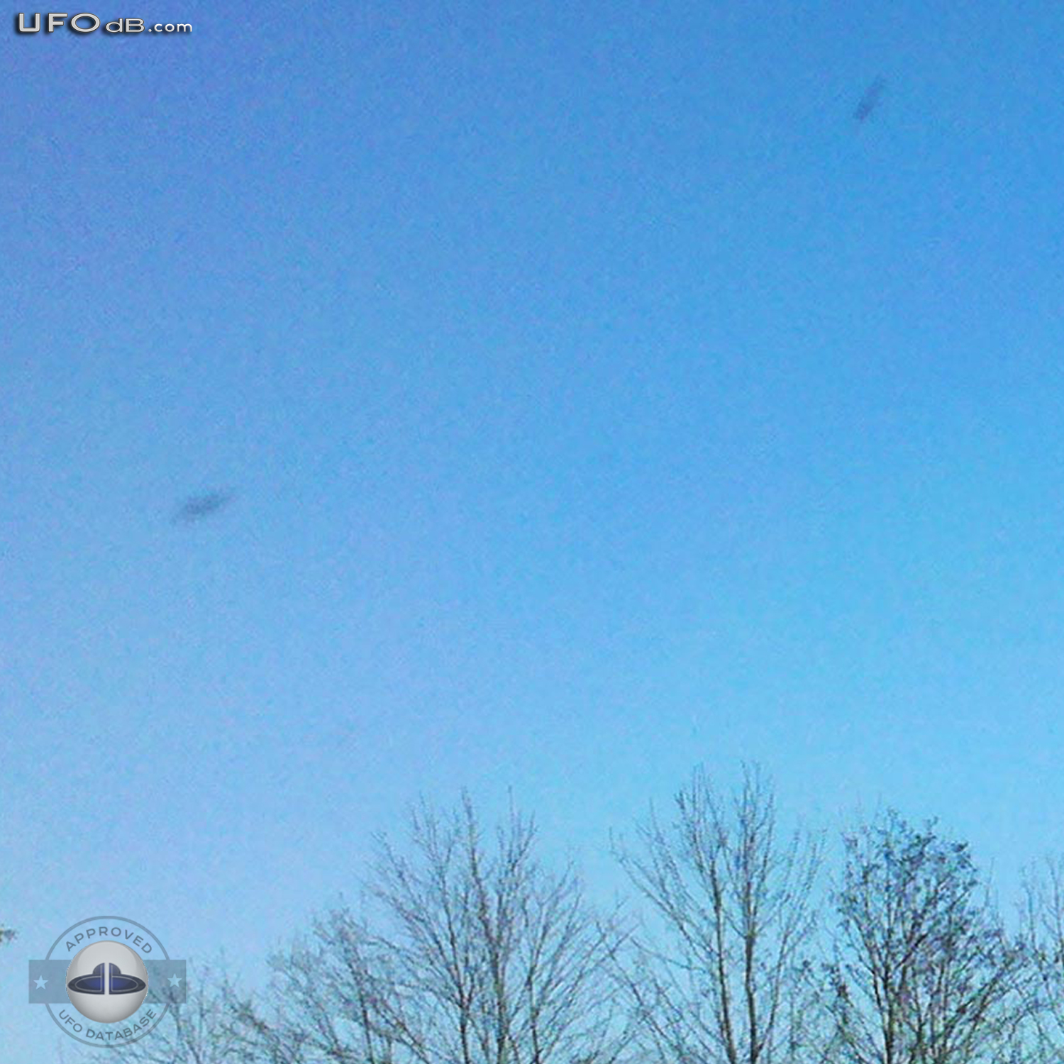 Picture shot from car captures two UFOs in Tempe, Arizona | April 2011 UFO Picture #249-3