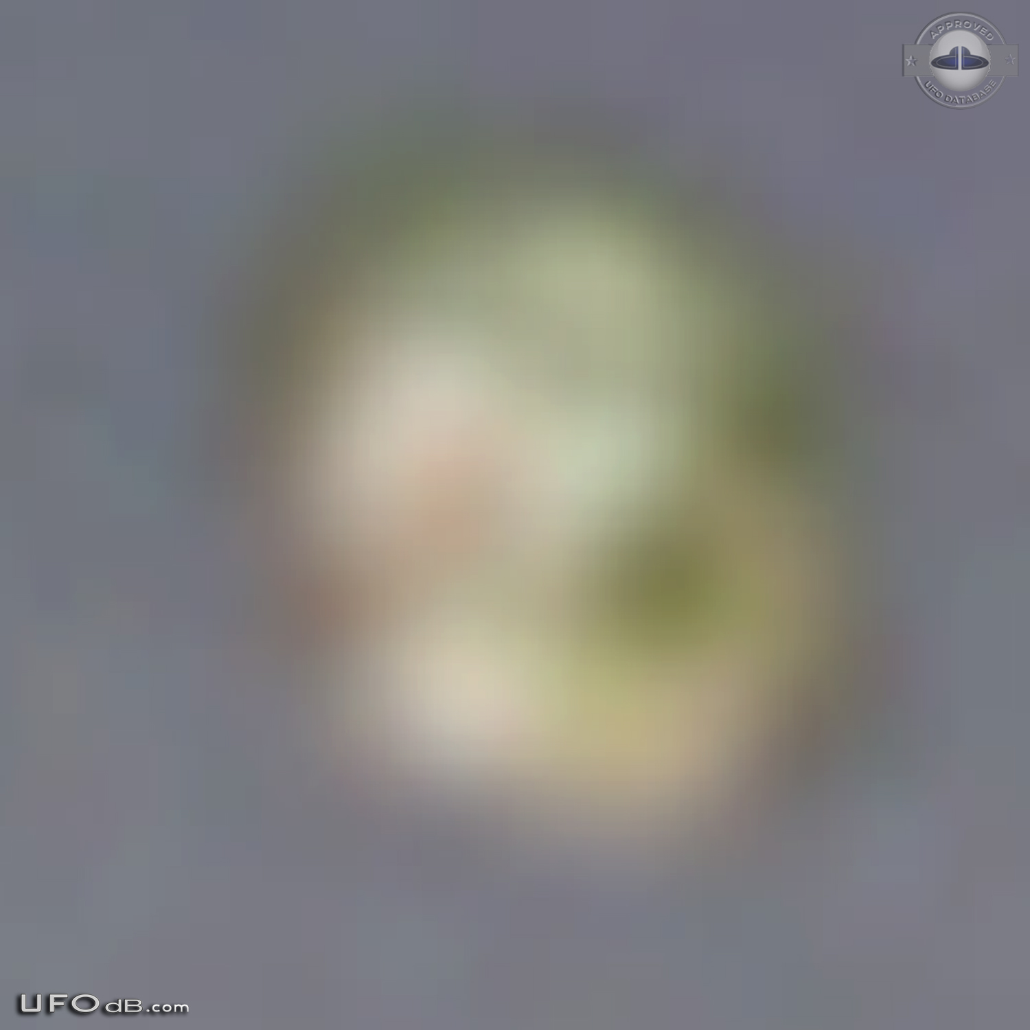 Two UFOs near Tango 01 the airplane of the Argentina president in 2012 UFO Picture #574-6
