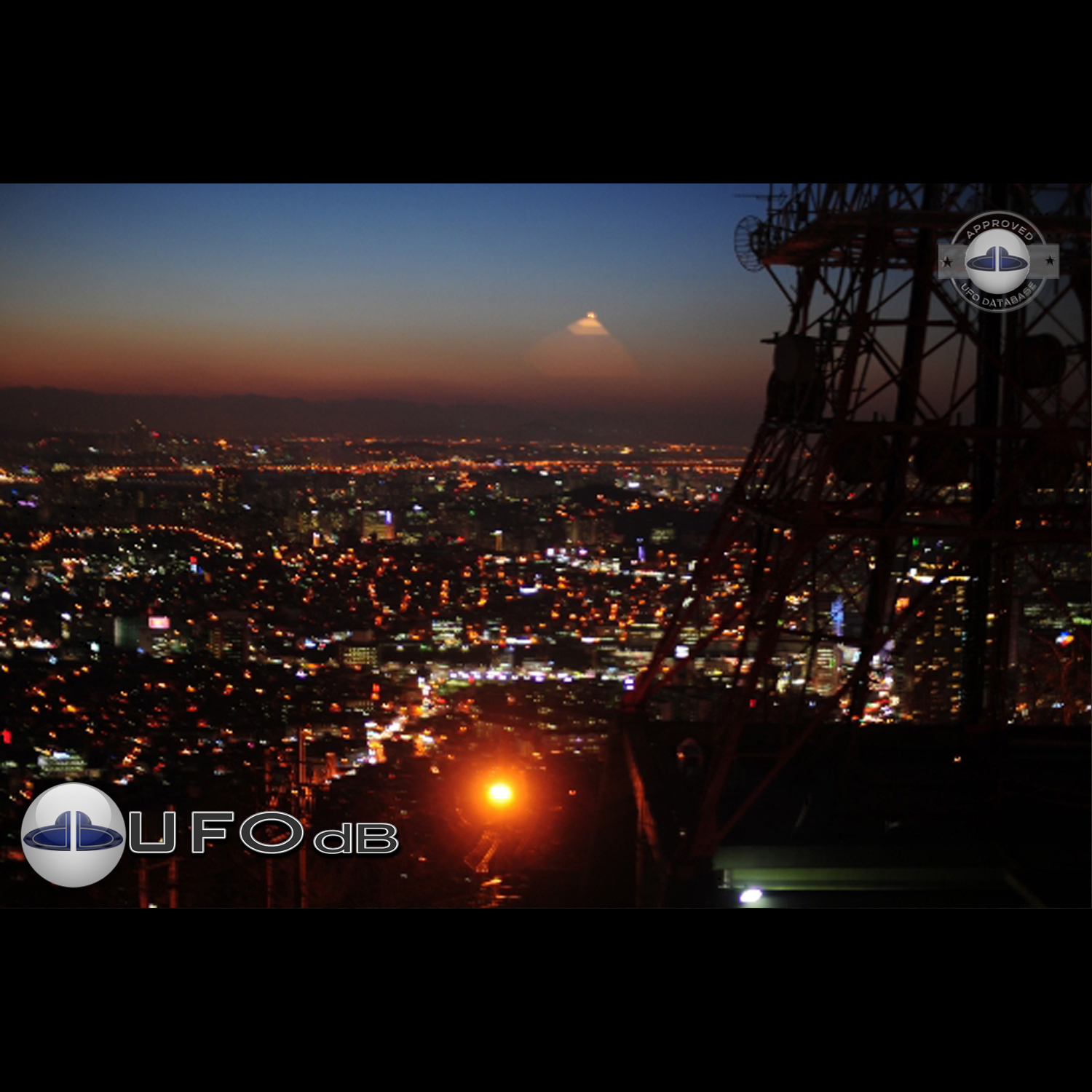 UFO Picture taken from N Seoul Tower | Namsan mountain, South Korea UFO Picture #172-1