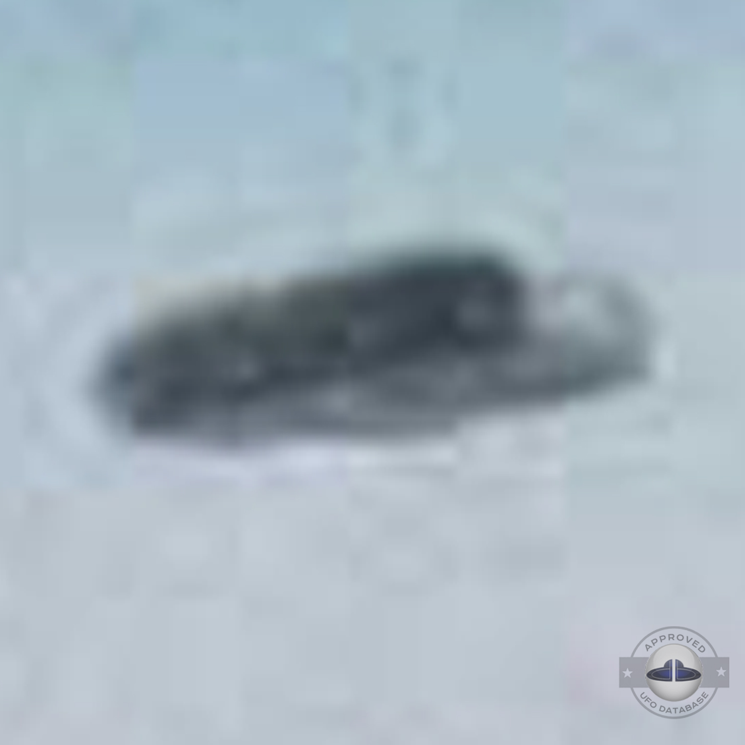 UFO picture Sighting from RyanAir airplane - Portugal UK - May 2010 UFO Picture #93-5
