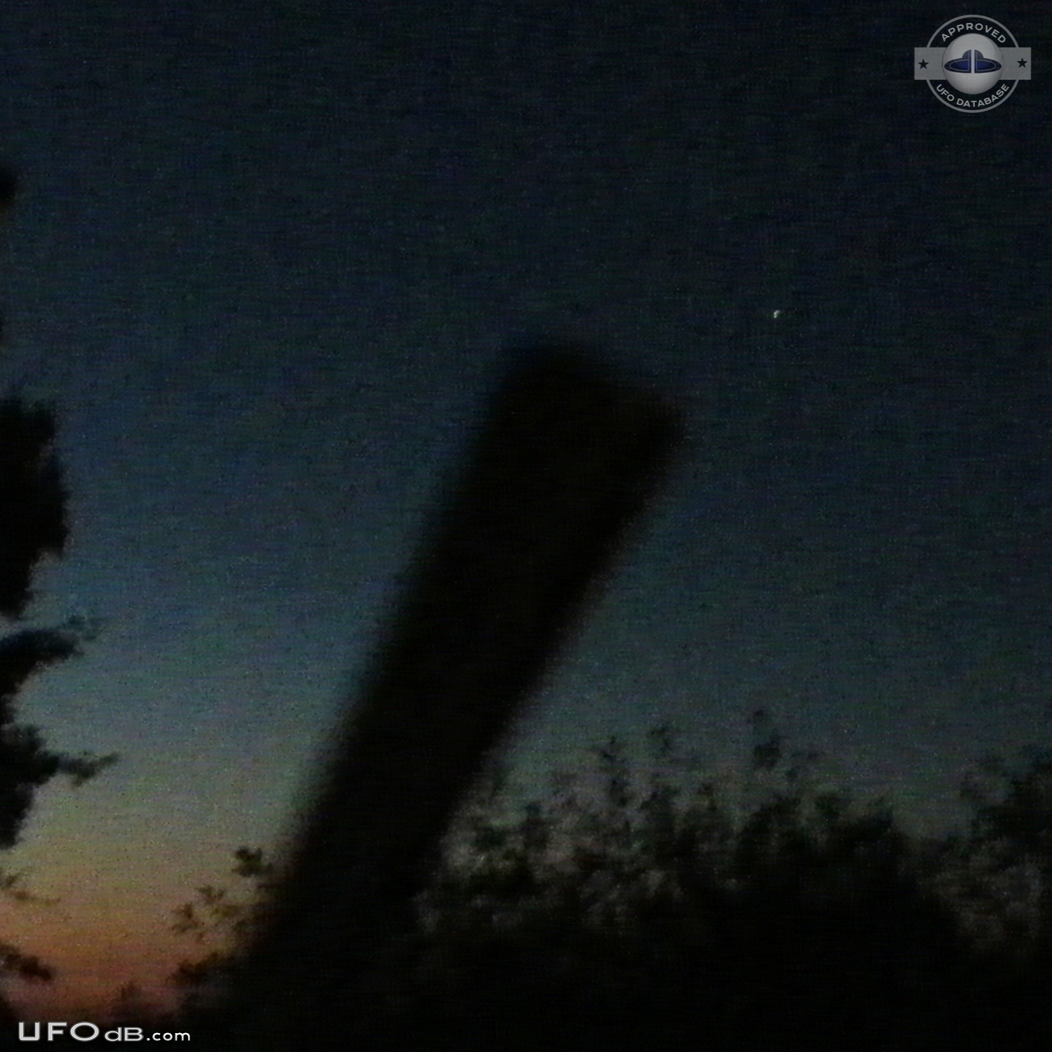 UFO Point of light with trail and colour variations Kvilletorp Sweden UFO Picture #549-2