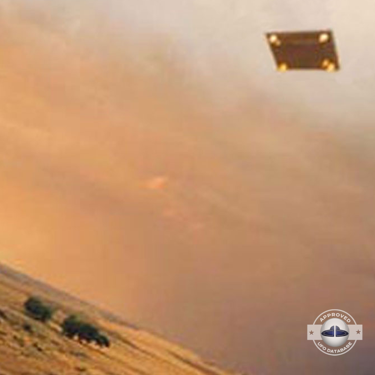 Incredible UFO picture showing a square shaped UFO Kanarraville USA UFO Picture #98-3