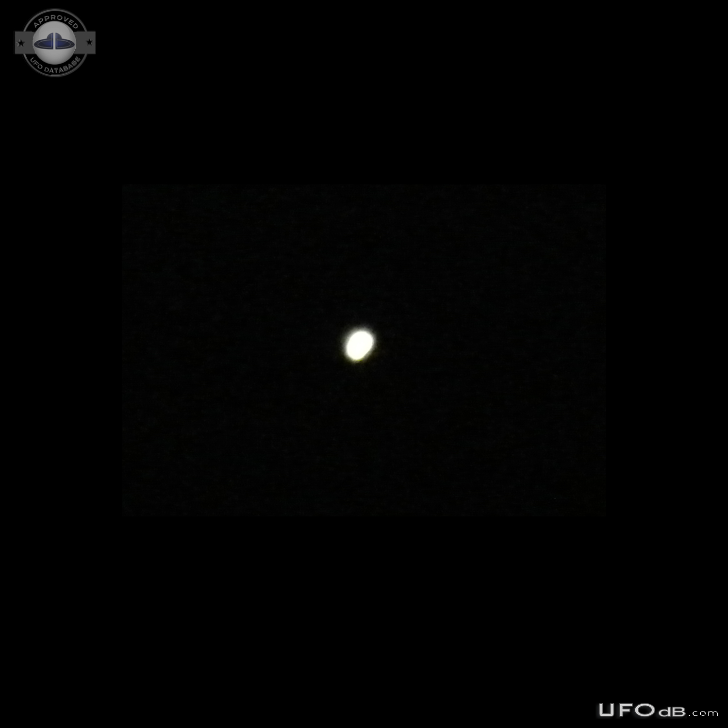 UFO at 45 degrees looking to the Nasca Lines and the sea Peru 2013 UFO Picture #810-1