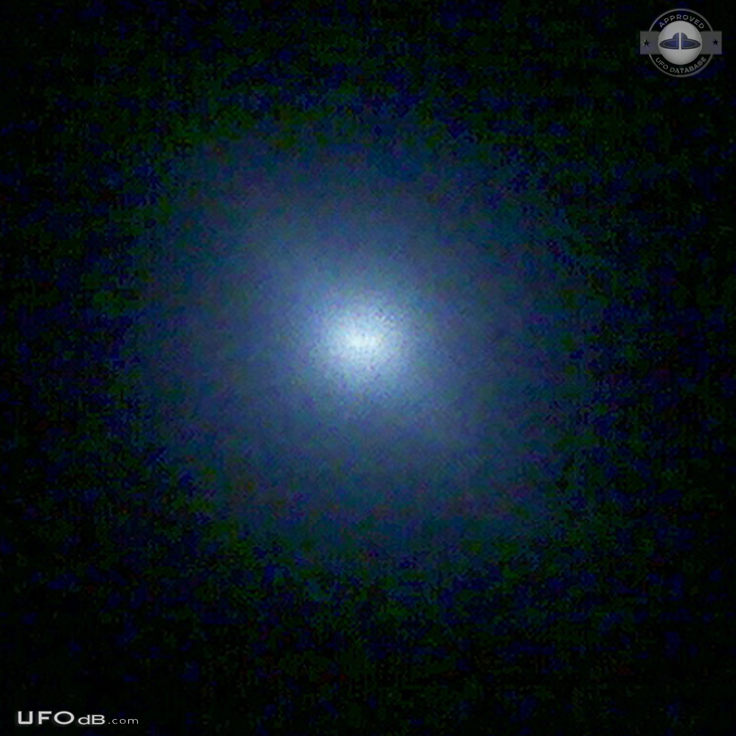 UFO been hovering every night for couple hours California USA 2015 UFO Picture #707-4