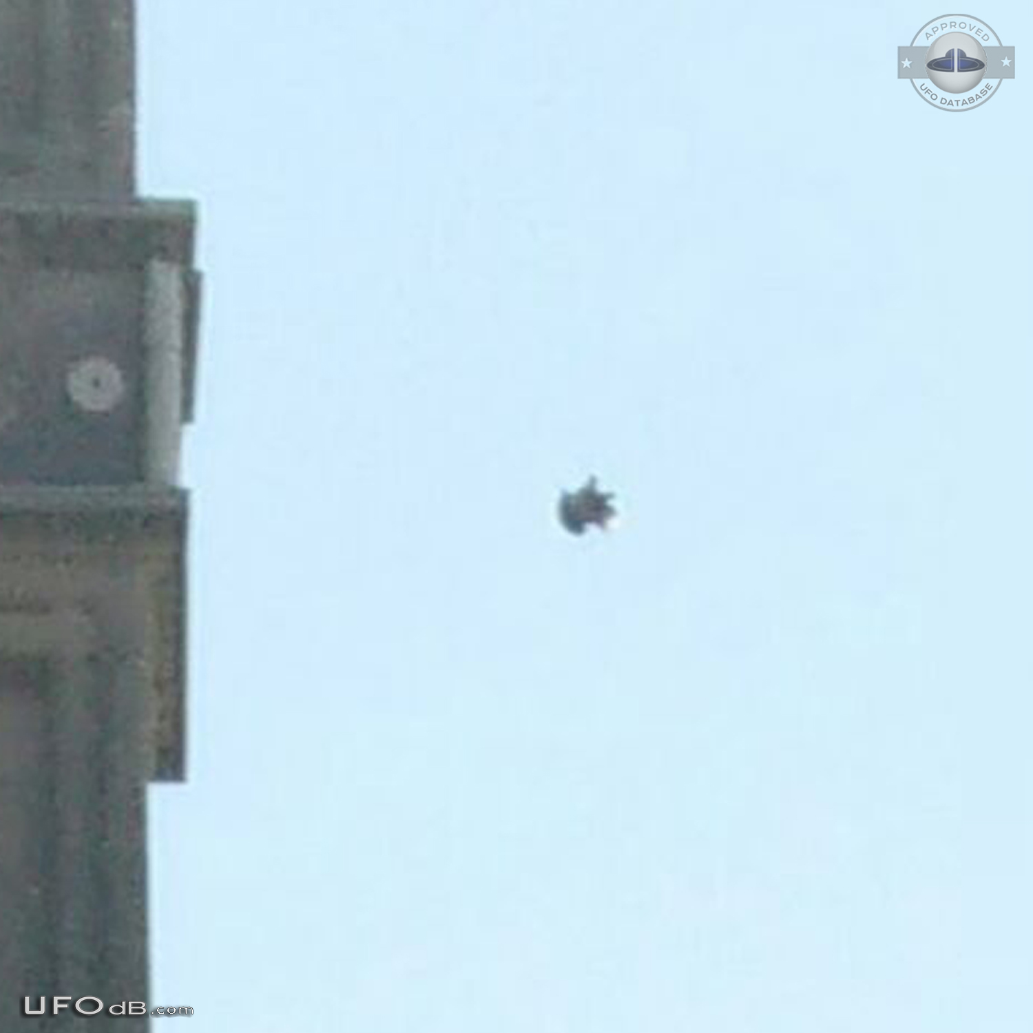 UFO caught on picture in Calle Arco de Palacio Toledo Spain 2015 UFO Picture #739-7