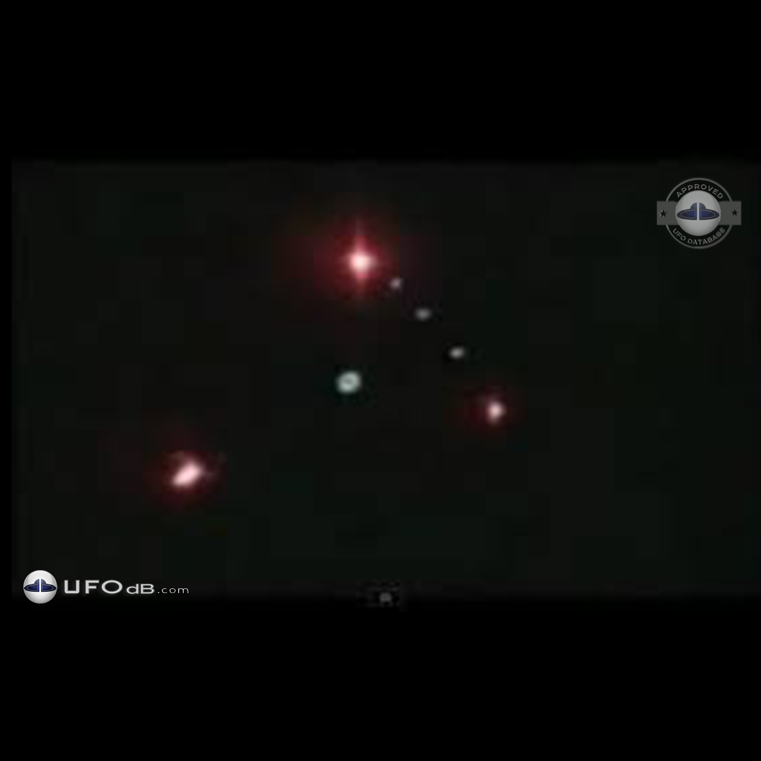 UFO hovered in the sky 30 min above my house - Aberdeen Scotland 2015 UFO Picture #660-1