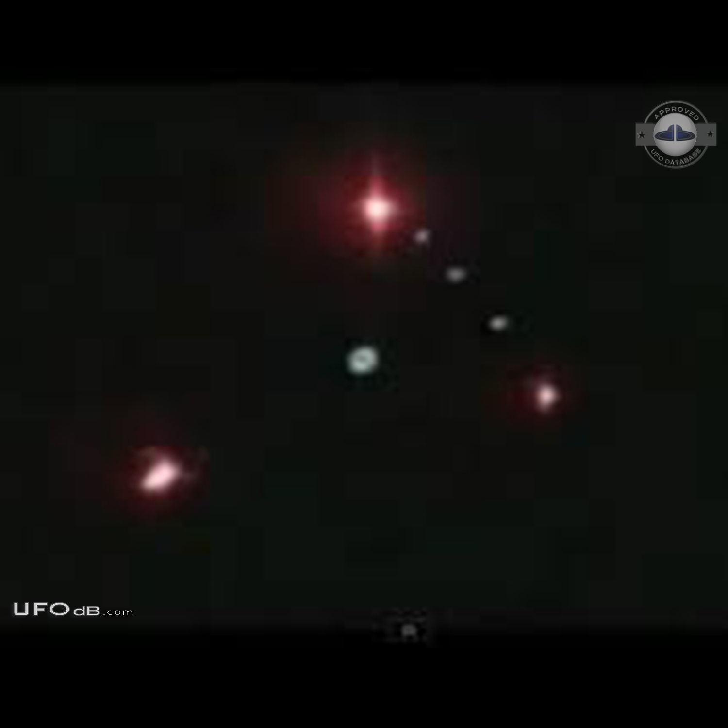 UFO hovered in the sky 30 min above my house - Aberdeen Scotland 2015 UFO Picture #660-2