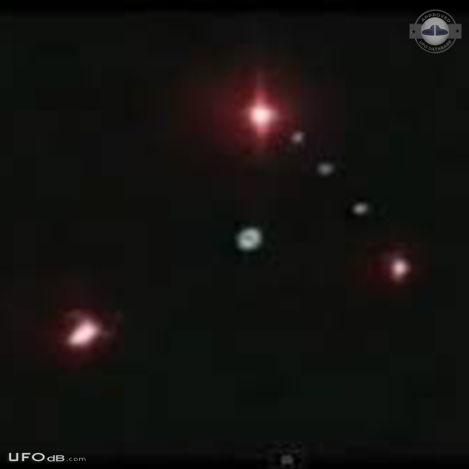UFO hovered in the sky 30 min above my house - Aberdeen Scotland 2015 UFO Picture #660-3