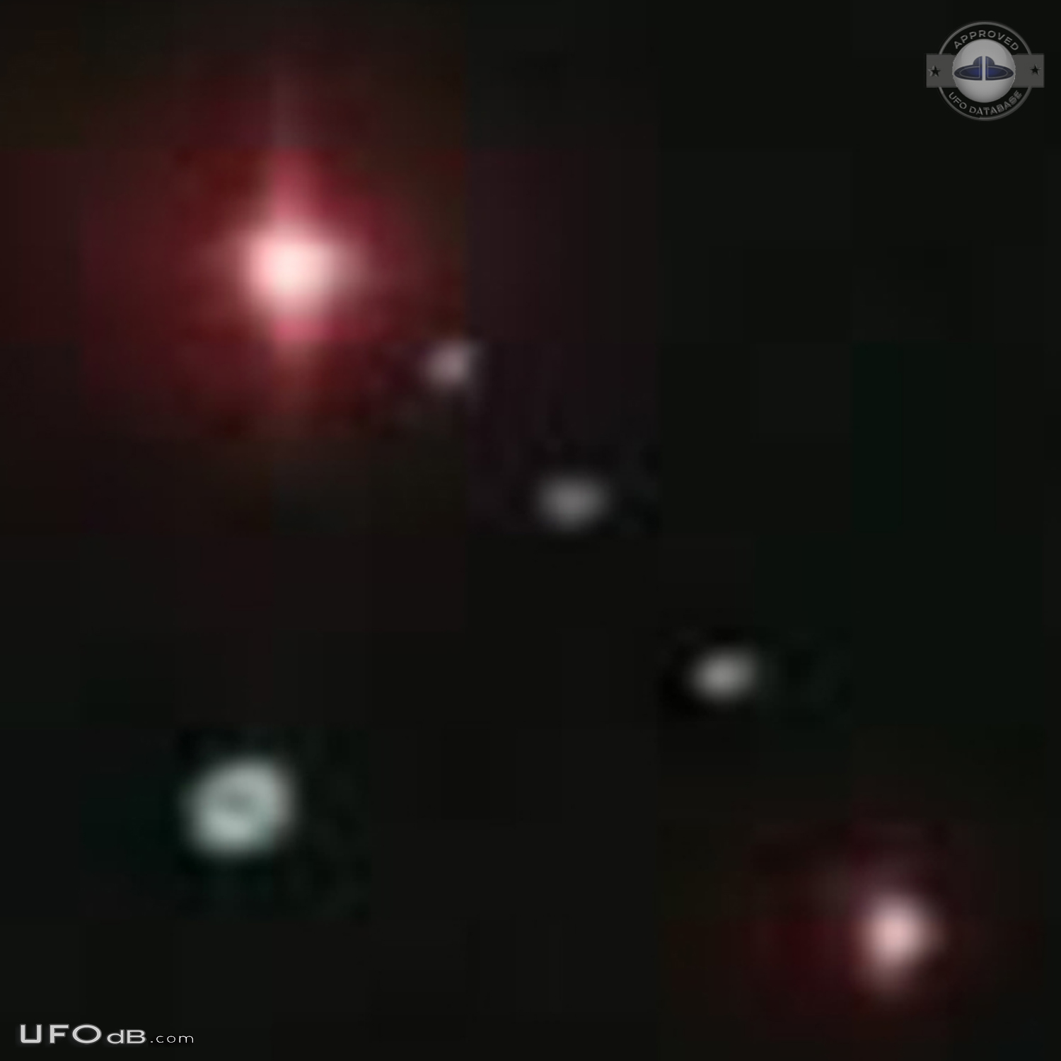 UFO hovered in the sky 30 min above my house - Aberdeen Scotland 2015 UFO Picture #660-4