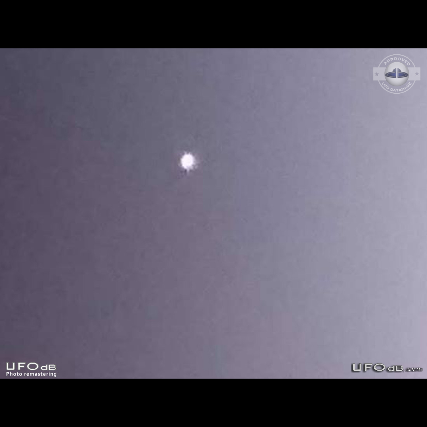 UFO moving slowly at low altitude followed by persistent hum St-Consta UFO Picture #827-3