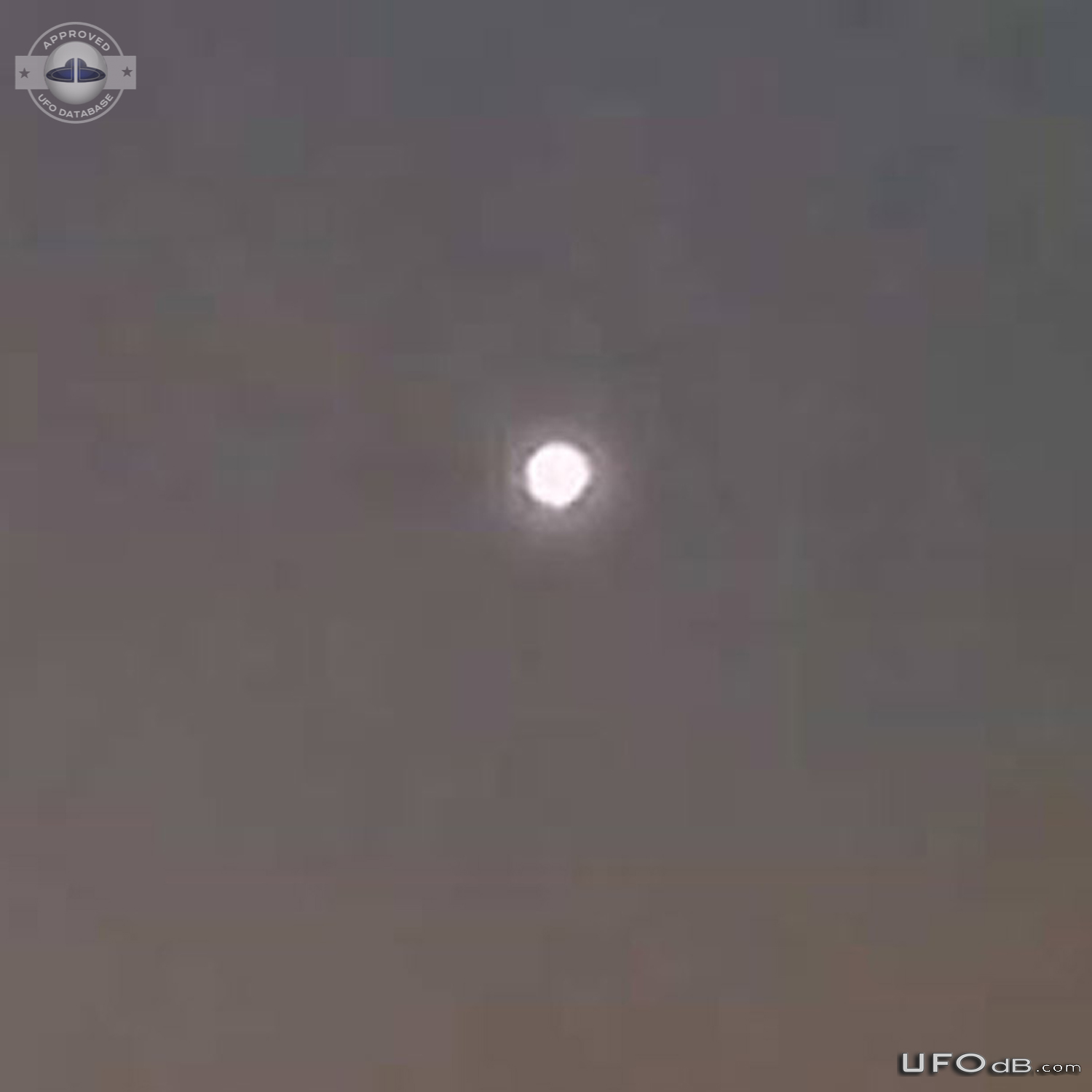 UFO moving slowly at low altitude followed by persistent hum St-Consta UFO Picture #827-4