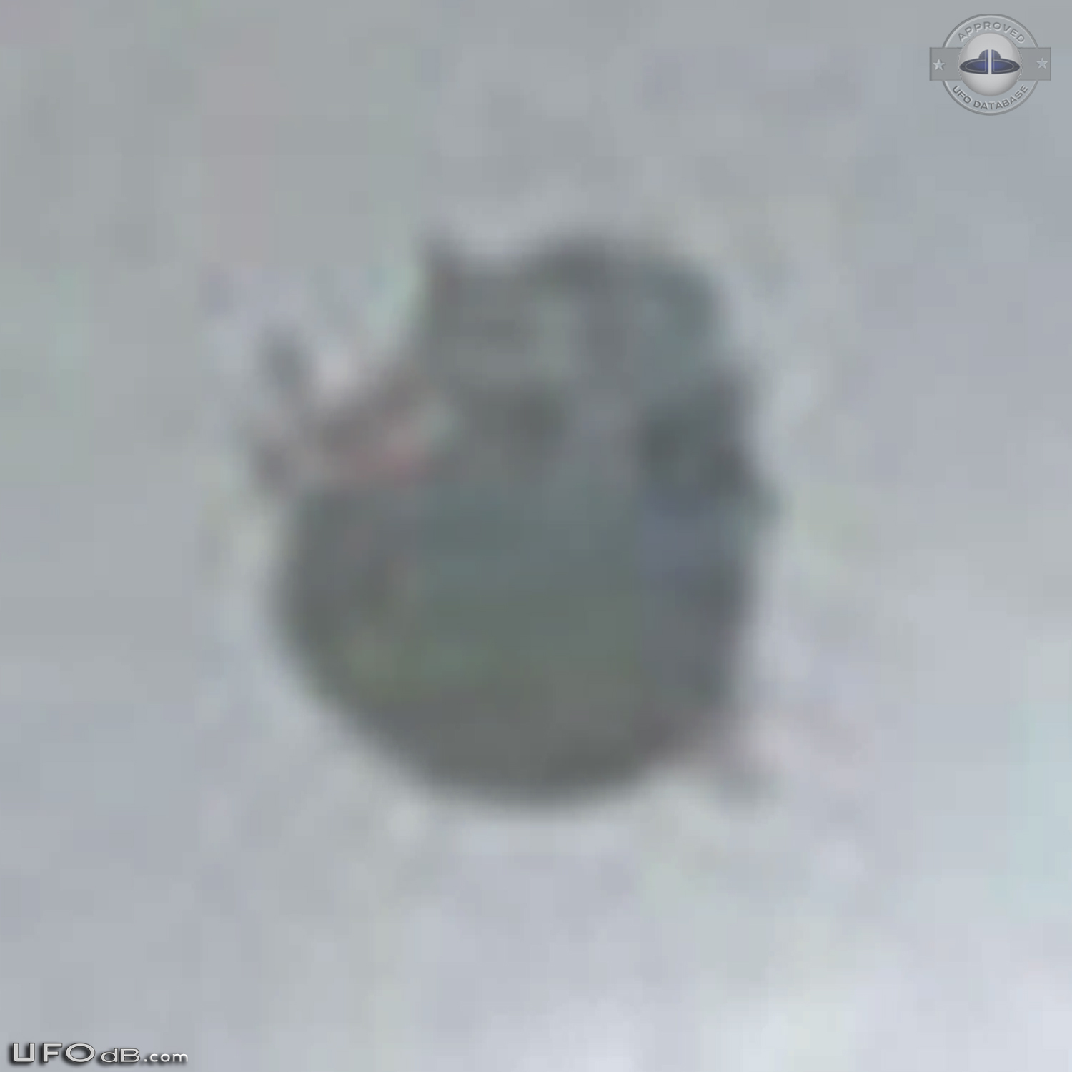 UFO near the Petronas Twin Towers in Kuala Lumpur, Malaysia - May 2014 UFO Picture #565-5