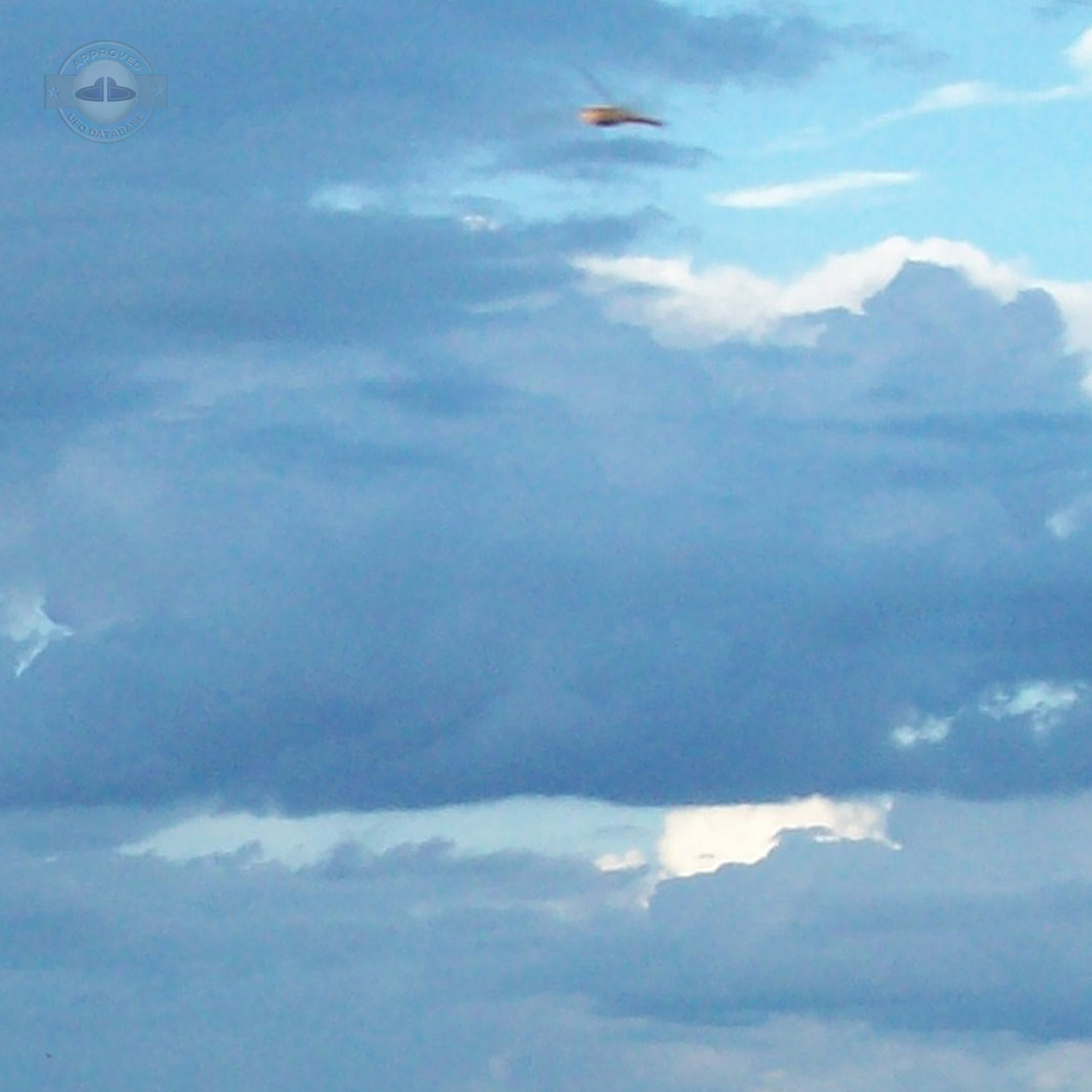 UFO over Beach | Santa Amaro, Bahia Brazil UFO picture | January 2009 UFO Picture #185-1