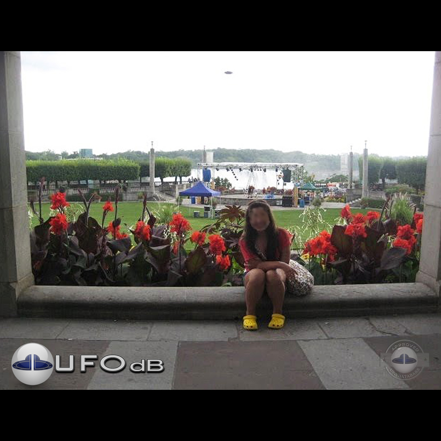 UFO Sighting over Niagara Falls in Ontario | Canada UFO picture 2010 UFO Picture #166-1