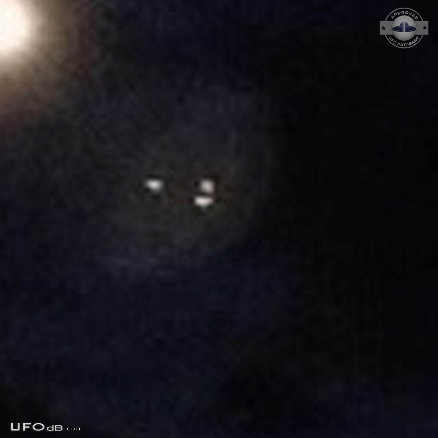 UFO sighting along 401 on route truck stop in Woodstock Ontario Canada UFO Picture #818-3