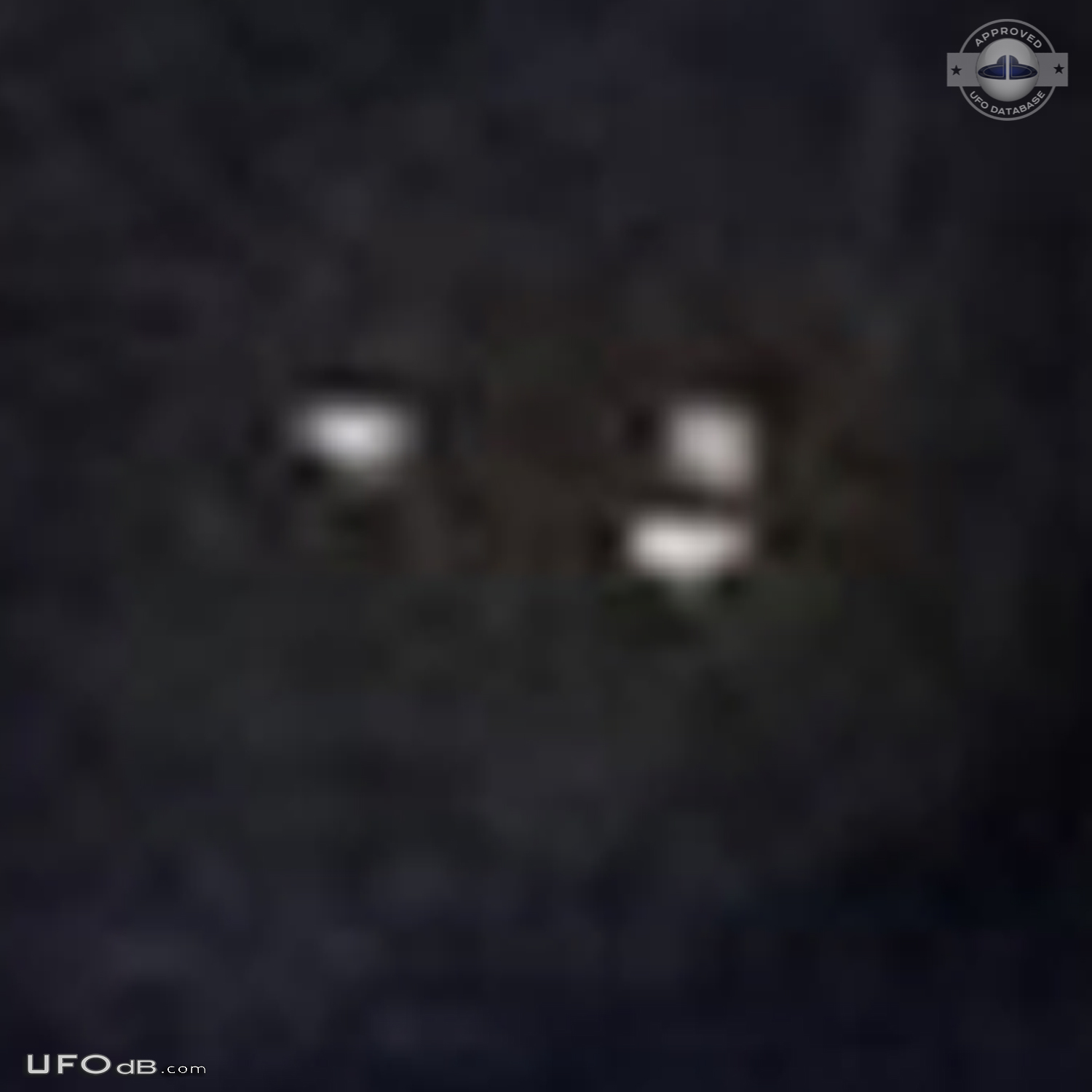 UFO sighting along 401 on route truck stop in Woodstock Ontario Canada UFO Picture #818-4