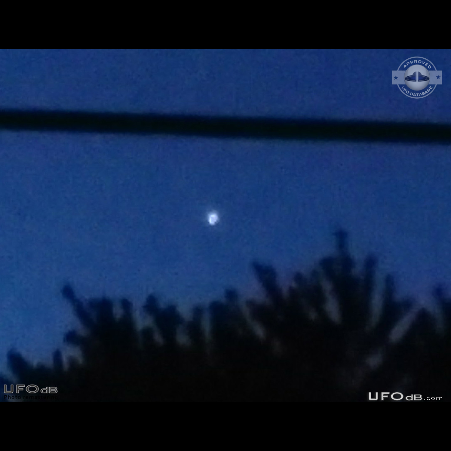UFO sighting of a bright light. 3 pictures taken - Ohio USA  UFO Picture #824-4