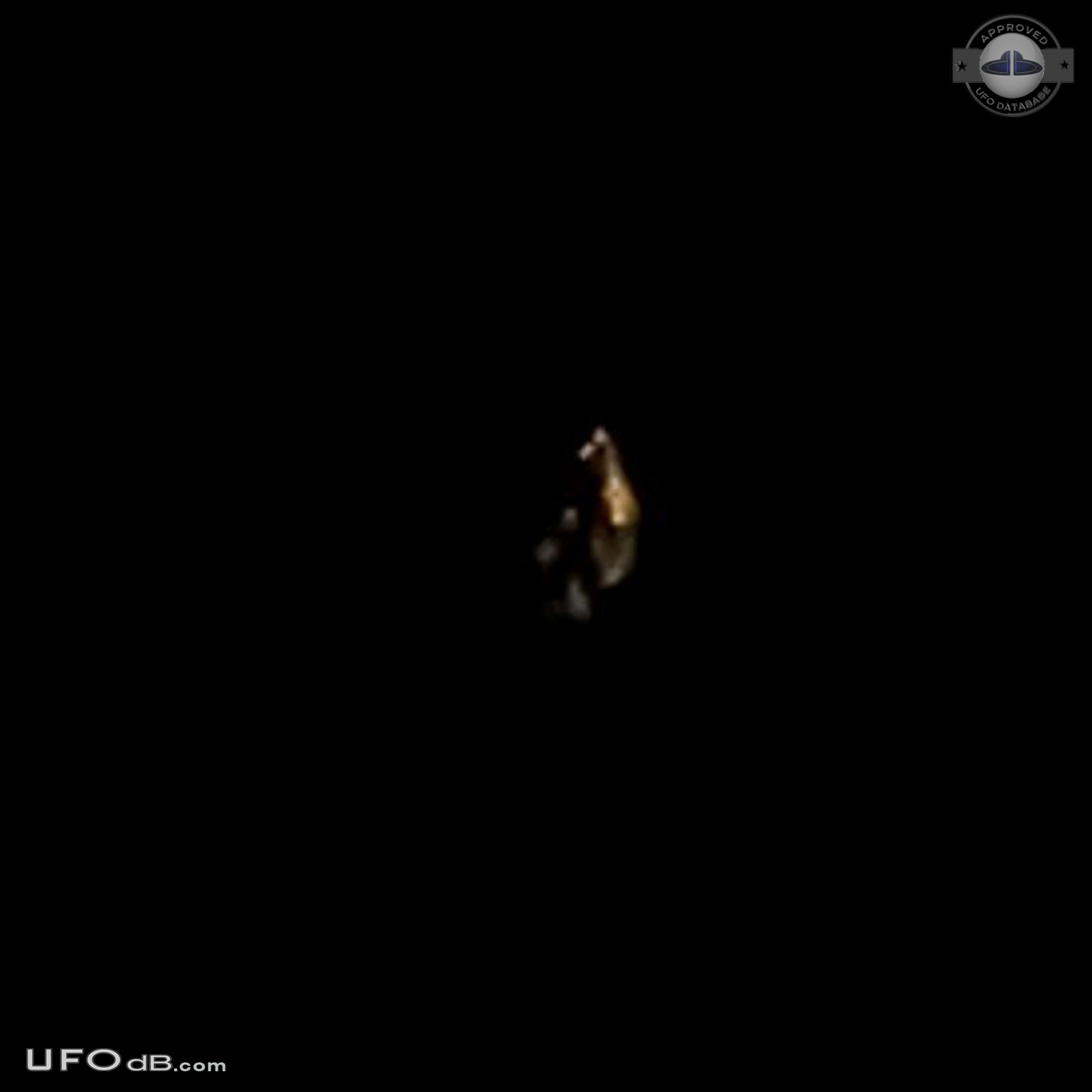 UFO similar to huge gold nugget caught on picture over Nevada USA 2012 UFO Picture #497-1
