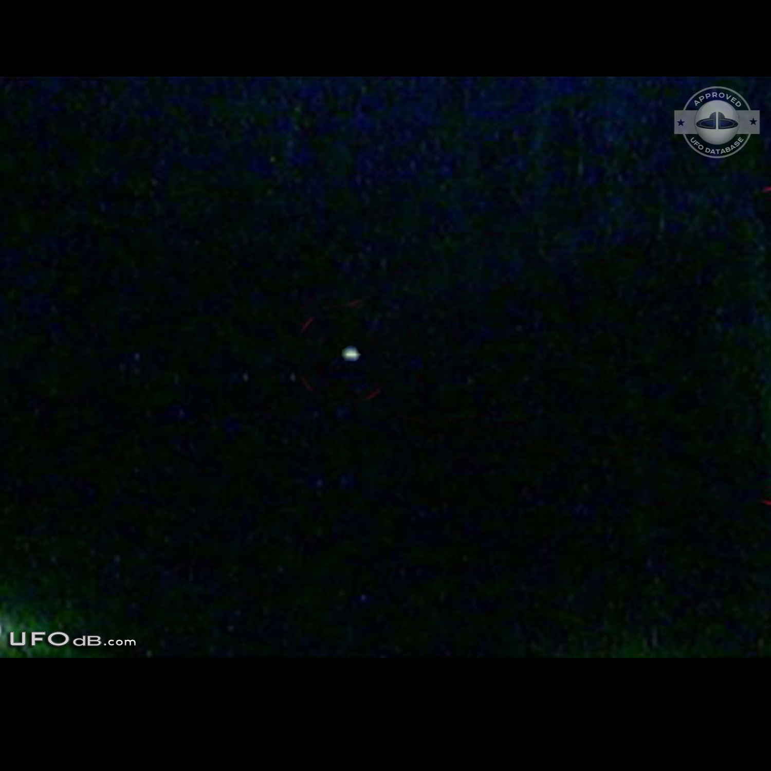UFO was there for two hours over Barrie Ontario Canada in 2007 UFO Picture #646-1
