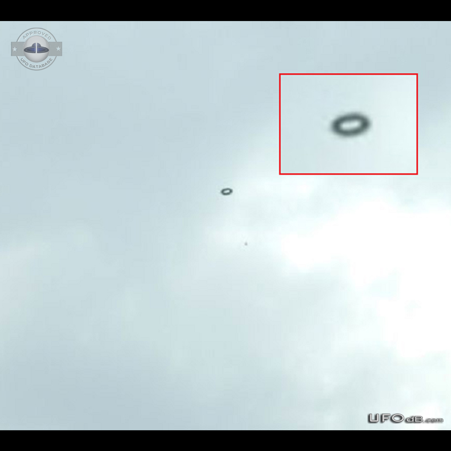 UK Ministry of Defence Helicopter Chases UFOs Above English Town UFO Picture #675-2