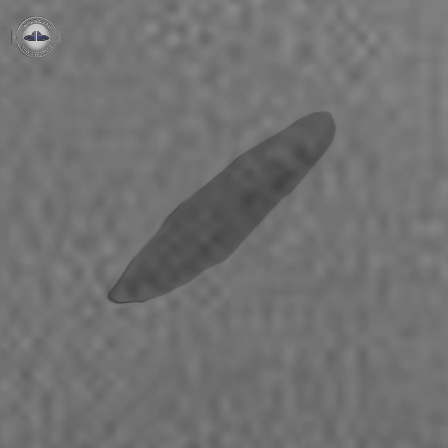 Live Cam capture of UFO USO near water surface | Geisenfeld, Germany UFO Picture #203-4