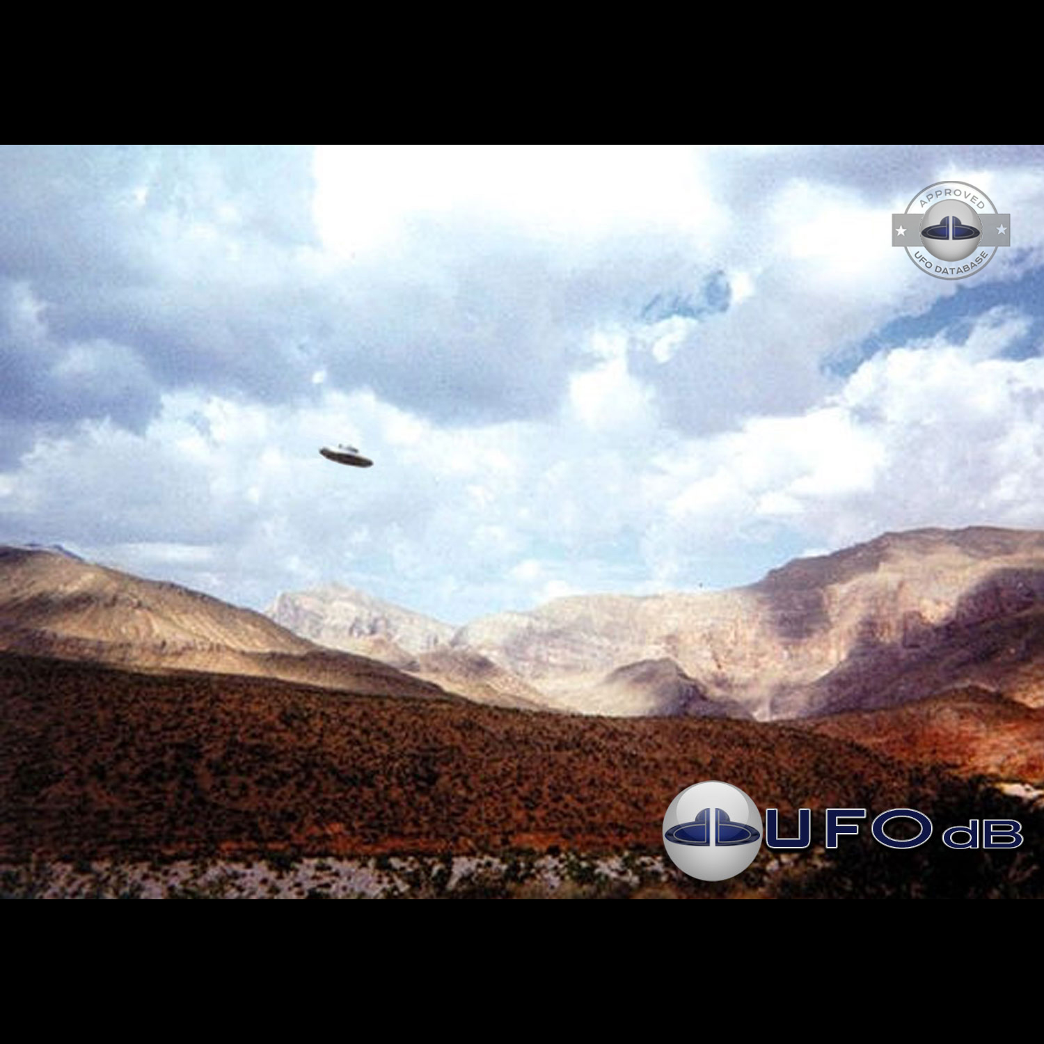 UFO picture was shot in southern Utah near Lake Powell | USA 1998 UFO Picture #134-1