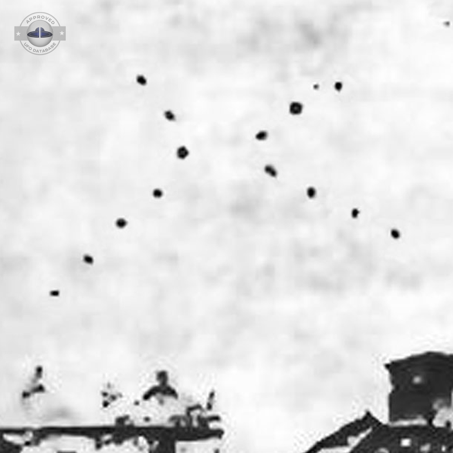 UFO picture showing people St Peter’s Square looking several UFO UFO Picture #104-4