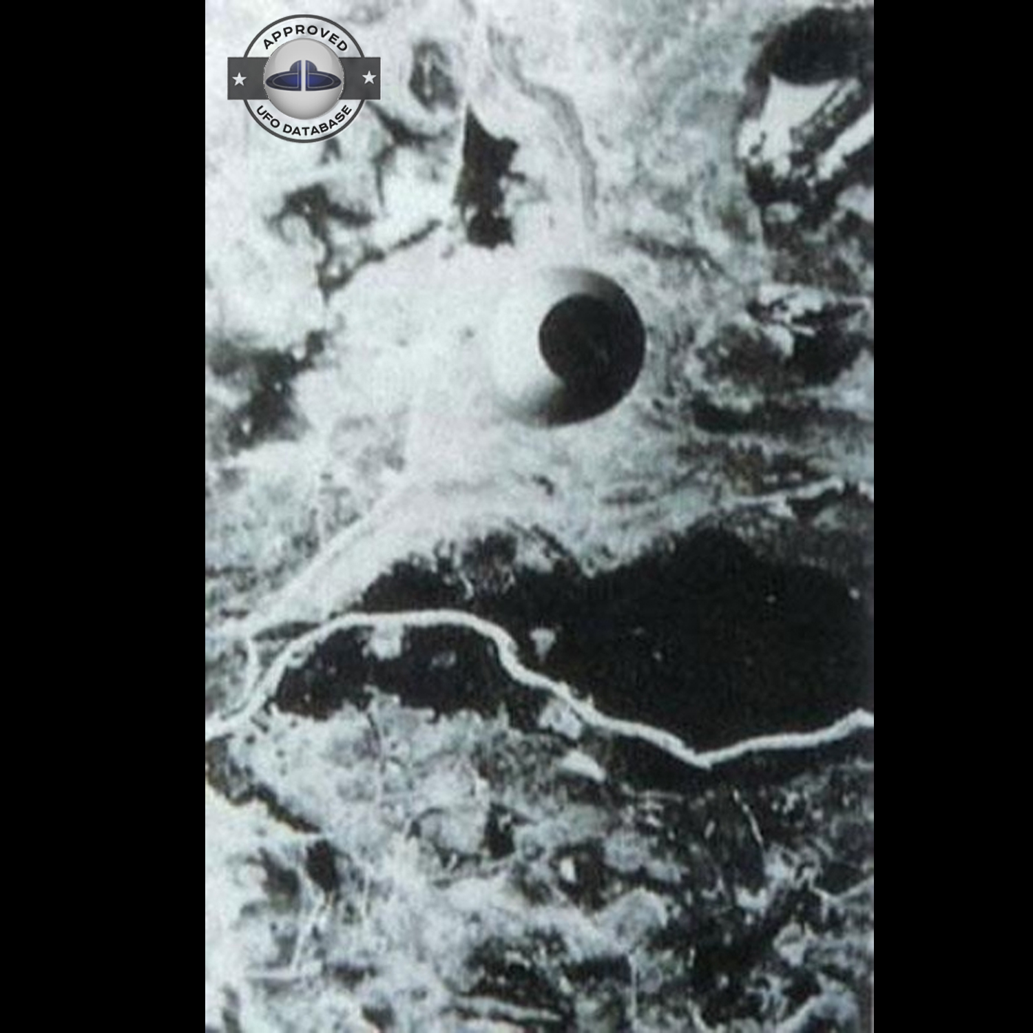 Rare UFO picture considering it was taken from airplane | Venezuela UFO Picture #146-1