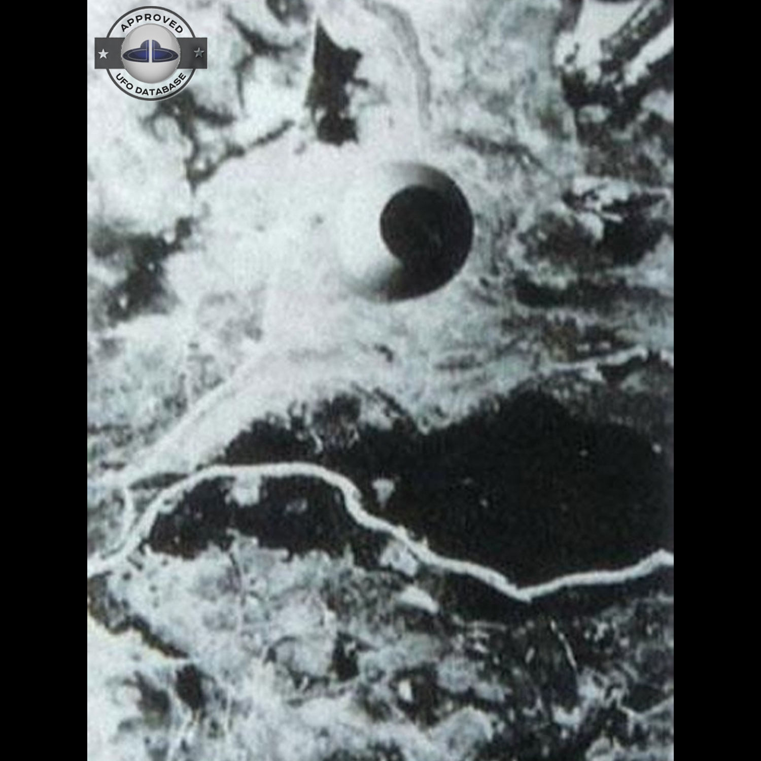 Rare UFO picture considering it was taken from airplane | Venezuela UFO Picture #146-2