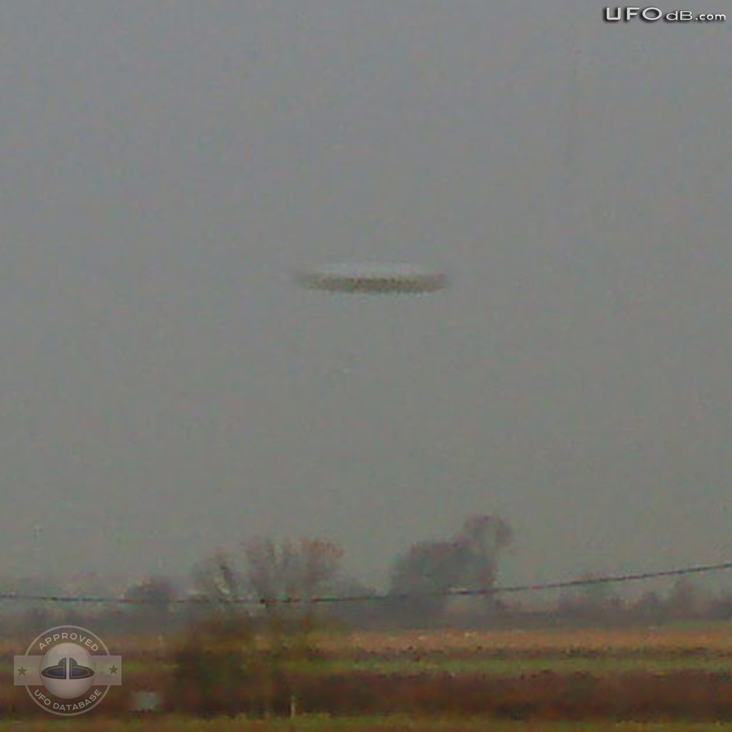 Very Clear UFO picture of Saucer in Sputnik, Croatia | November 2010 UFO Picture #335-3