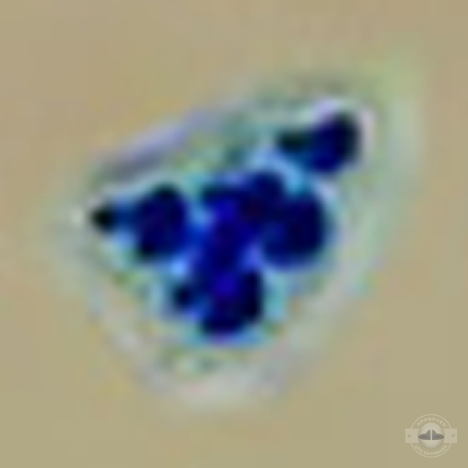 UFO seen by hundreds in Vladivostok | Russia UFO picture | 2010 UFO Picture #167-9