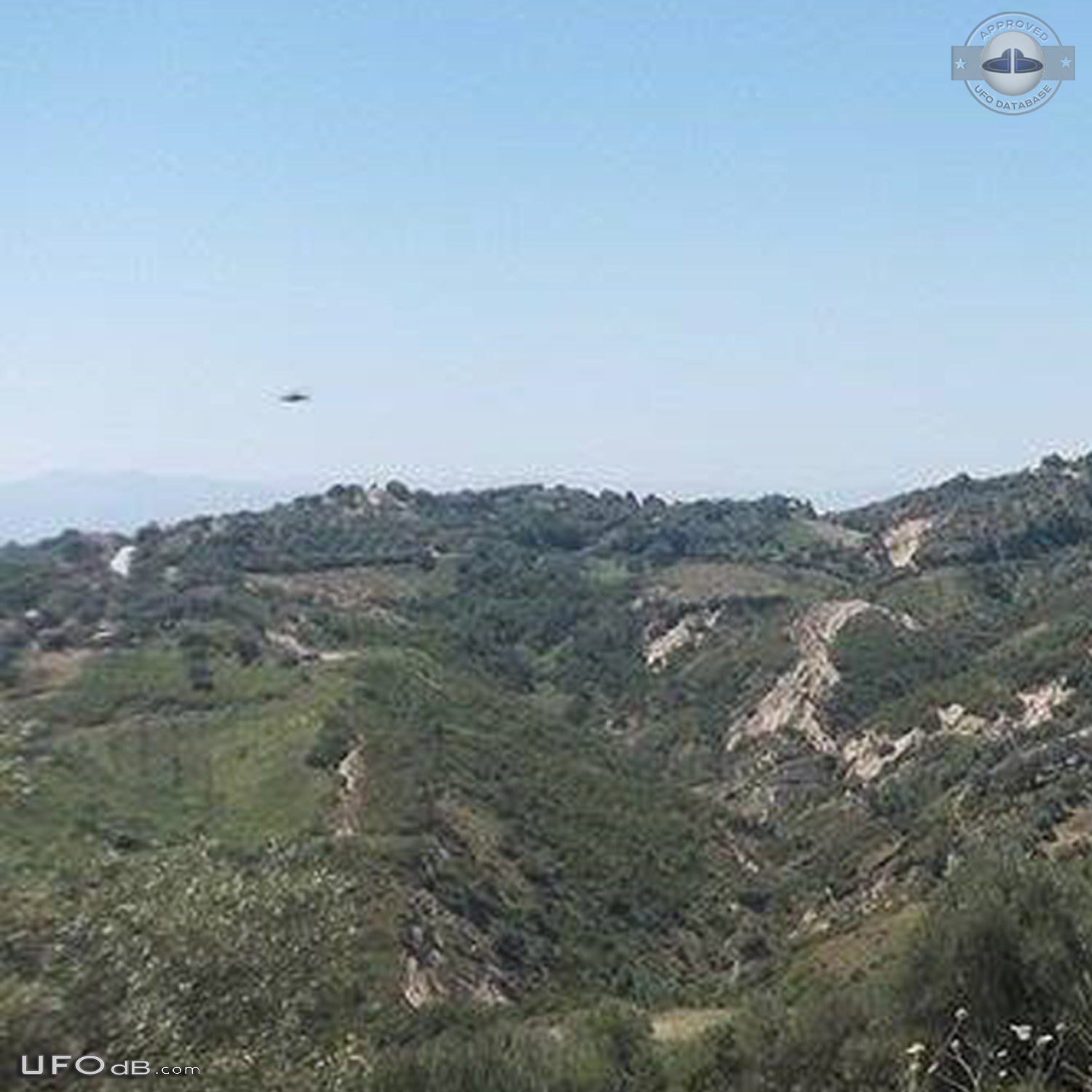 Watching photo at once I recognize the UFO hovering - Fier Albania UFO Picture #749-3