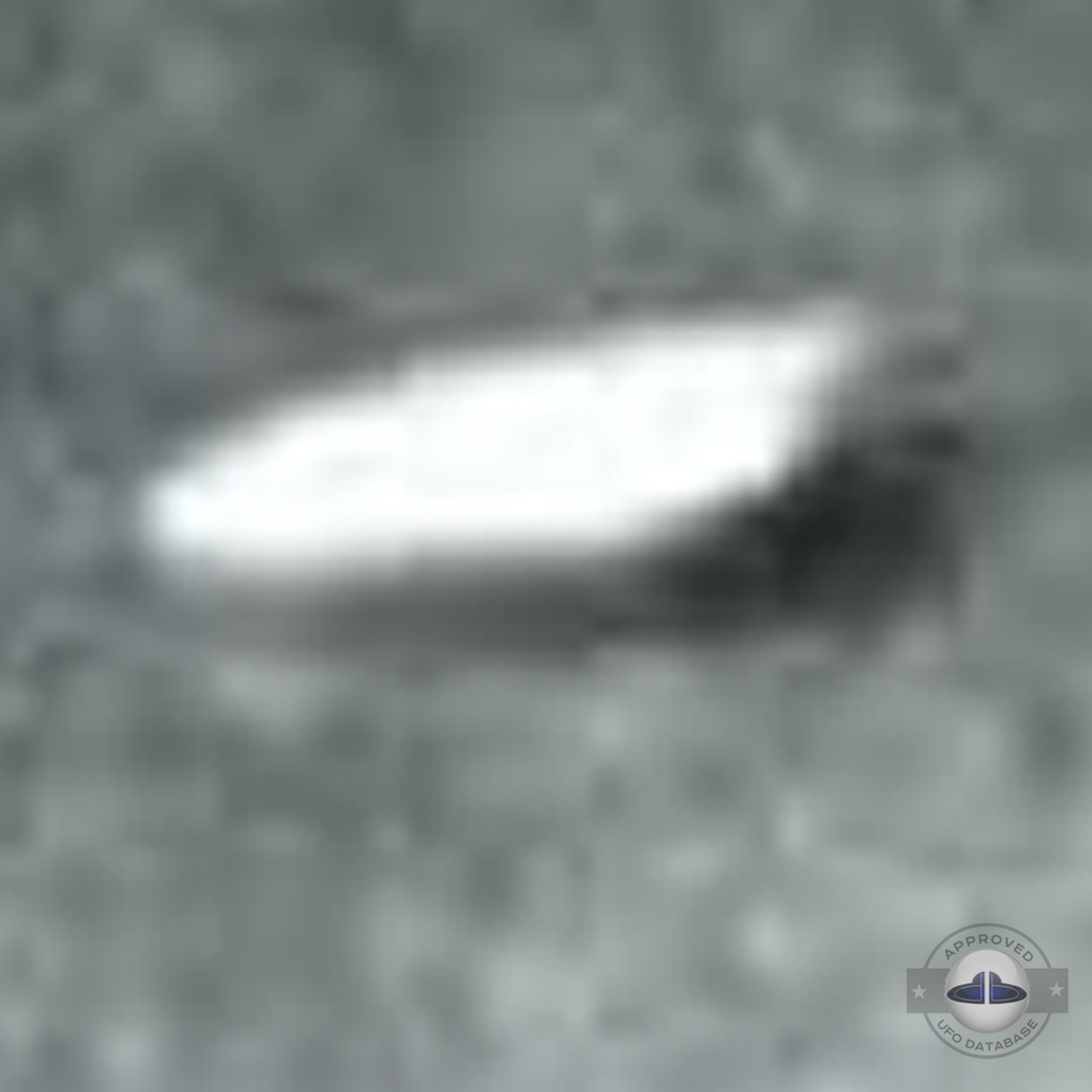 Very bright UFO with silver metal color making a strange noise | 1967 UFO Picture #139-5