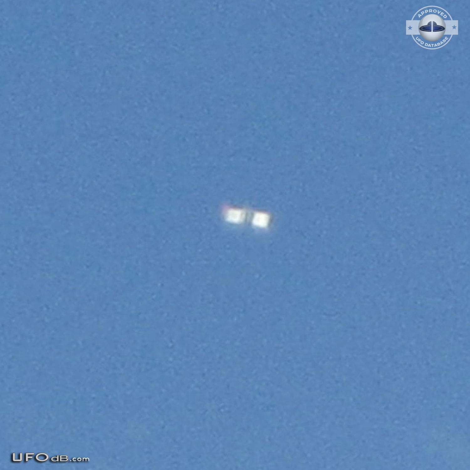Woman and Son sees shinny square UFO in Sarasota Airport, Florida 2012 UFO Picture #520-3