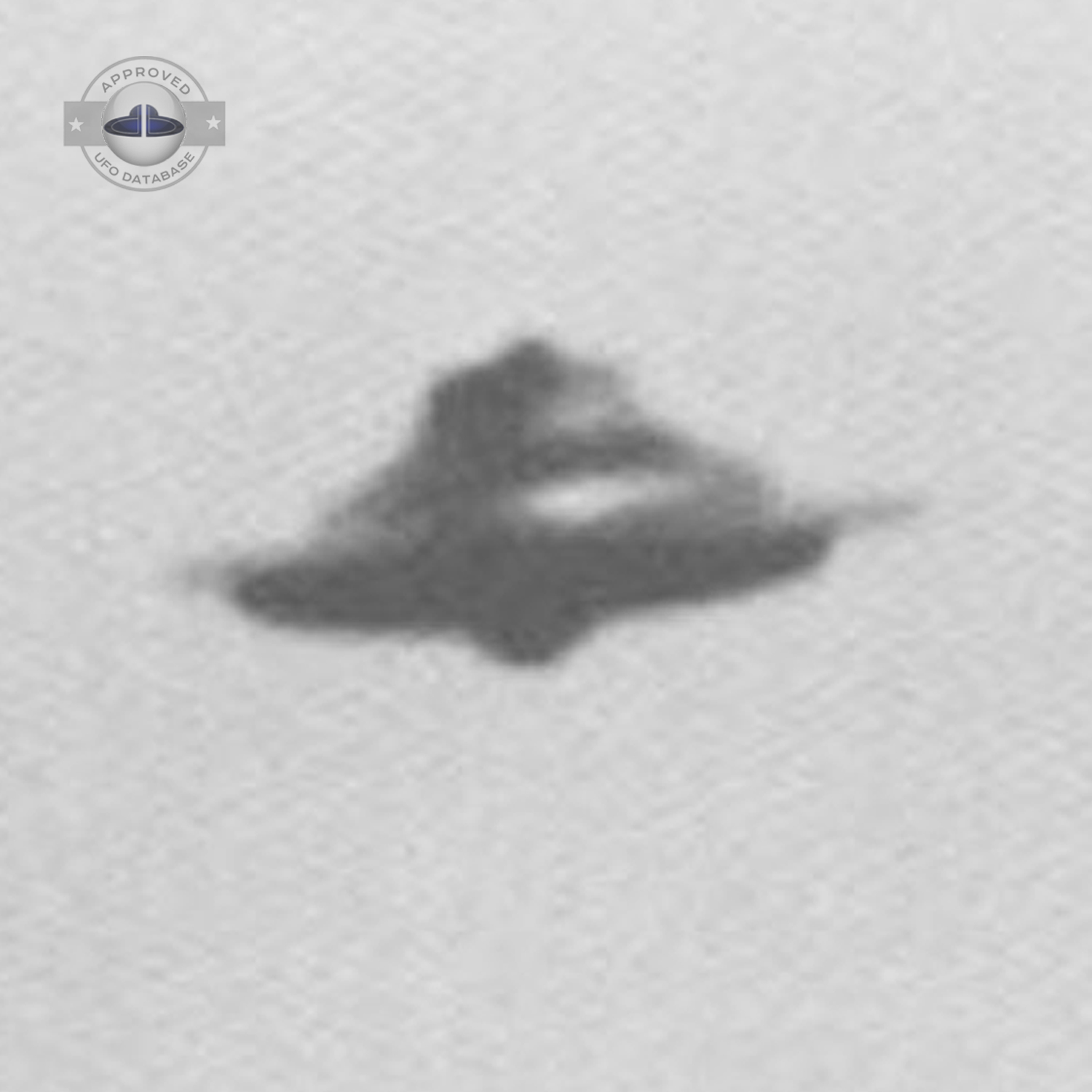 Metallic ufo approached the power lines from the West - Rhode Island UFO Picture #77-4