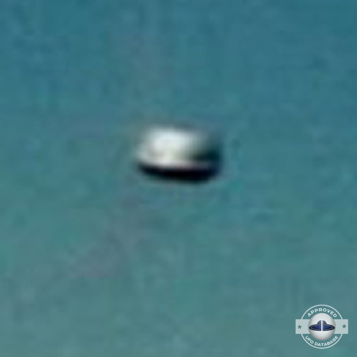 Yamanlar Mountain Peak Hitchhikers UFO Picture | Izmir, Turkey 1996 UFO Picture #182-5