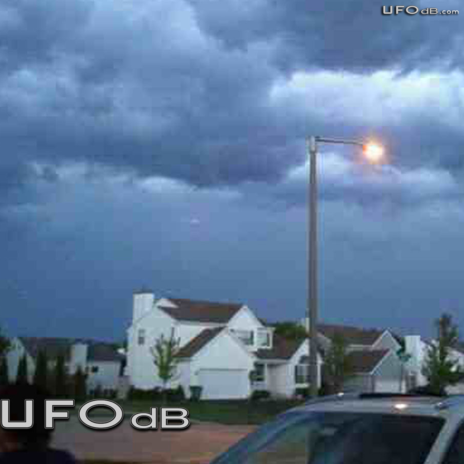 Zion Thunderstorm picture reveal a glowing UFO | USA | May 22 2011 UFO Picture #324-2