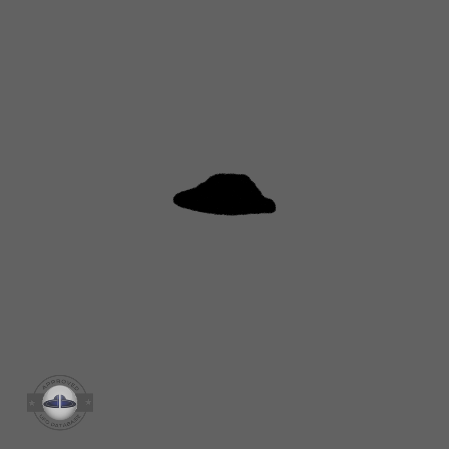 UFO Picture taken near the famous Stonehenge prehistoric monument UFO Picture #49-7