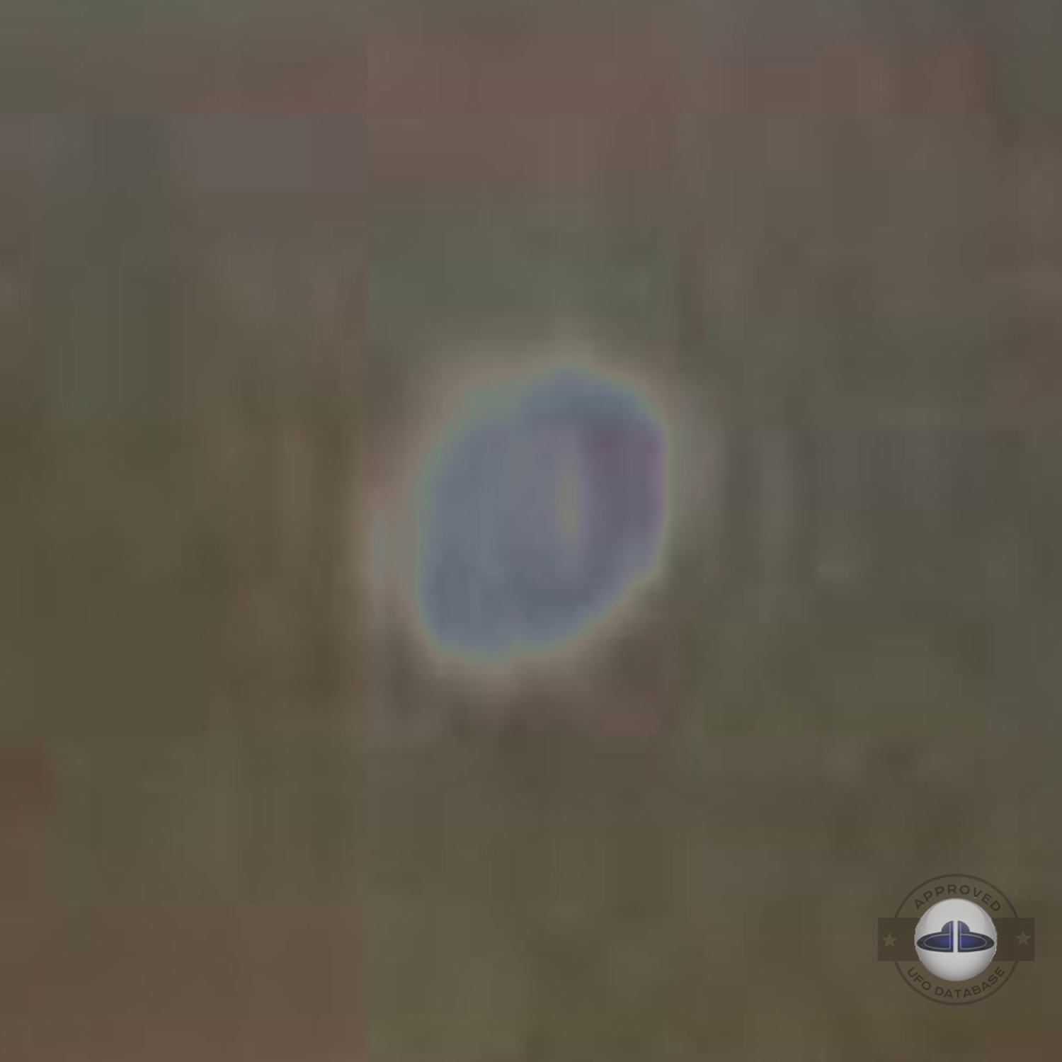 UFO Pictures UFOdB.com - UFO near airplane in England in 2002 UFO Picture #63-5