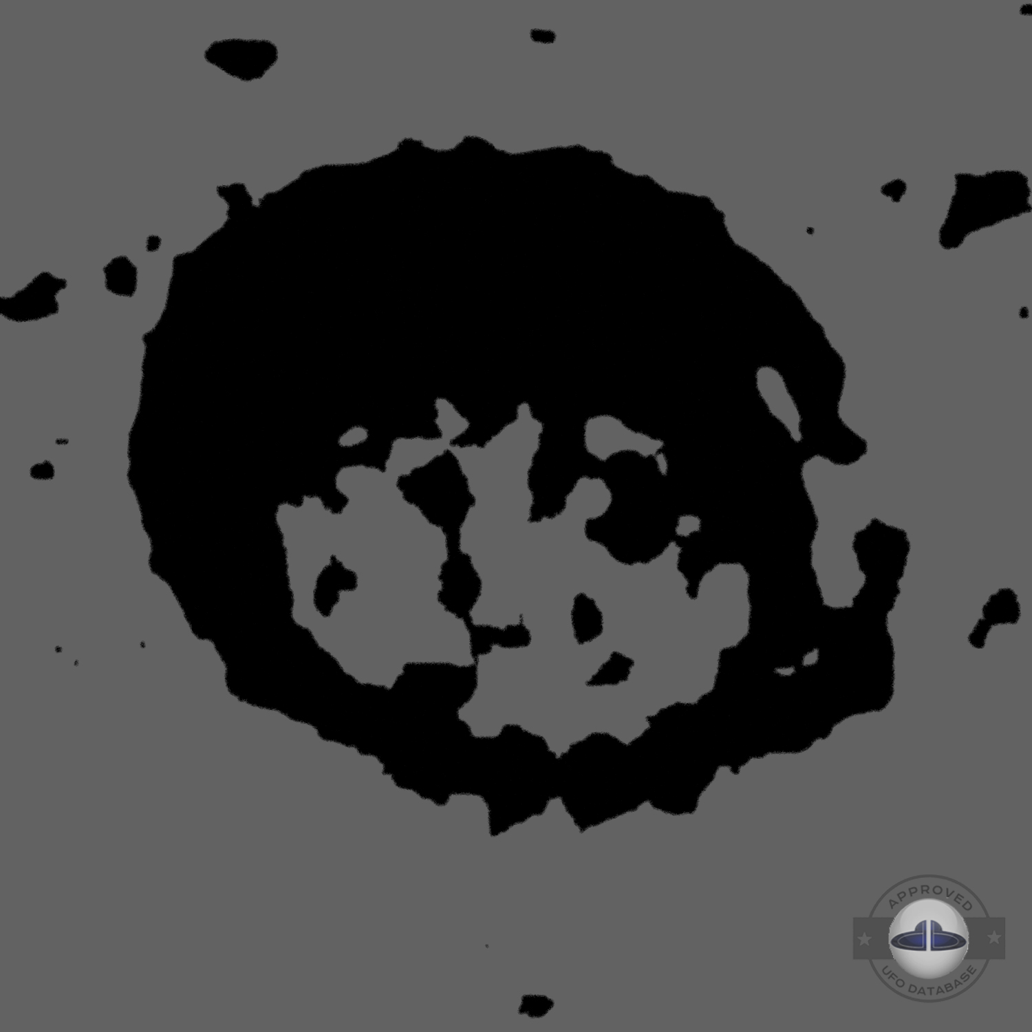 The ufo move slowly with his luminosity growing to suddenly disappear UFO Picture #67-6