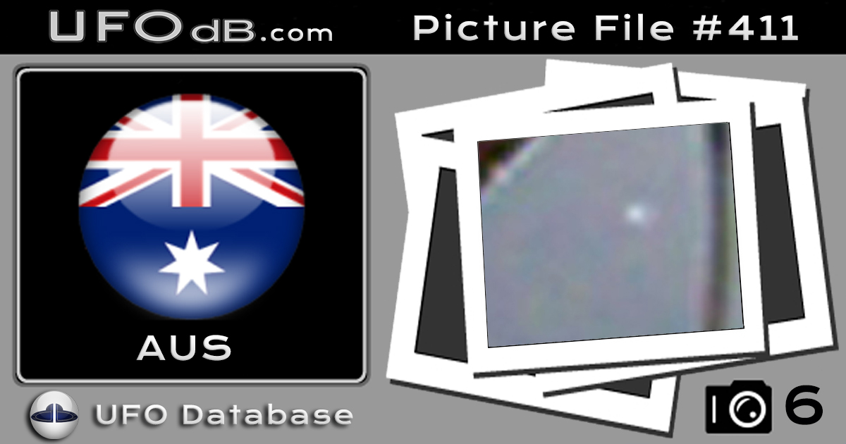 Bird photo captures two UFOs passing near Noosa Heads, Australia 2012