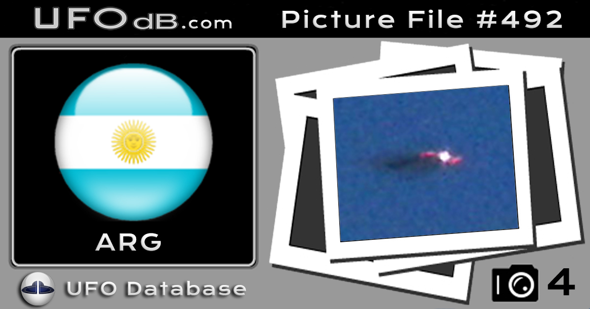 Full Moon Picture get a passing UFO in Venado Tuerto, Argentina 2009