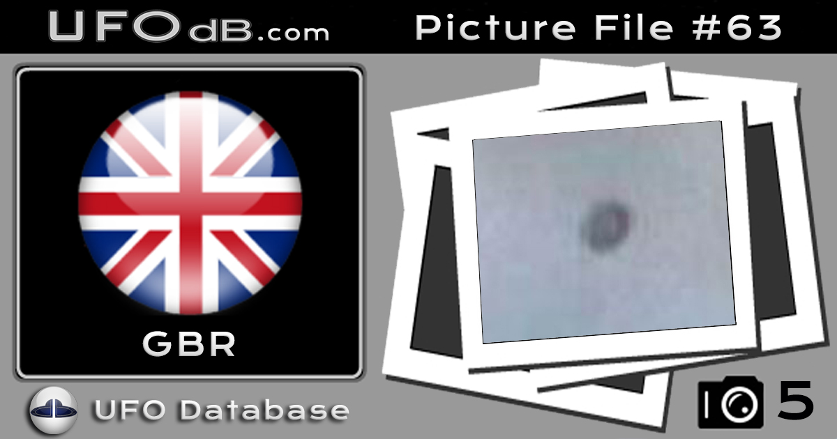 UFO Pictures UFOdB.com - UFO near airplane in England in 2002