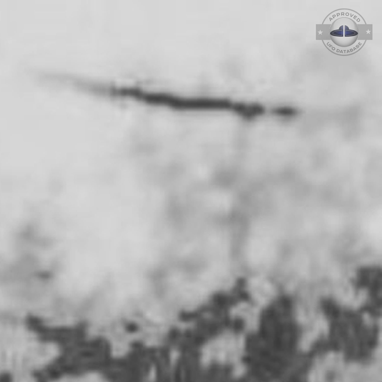 This is one of the oldest UFO picture ever taken | France | 1910 UFO Picture #108-4