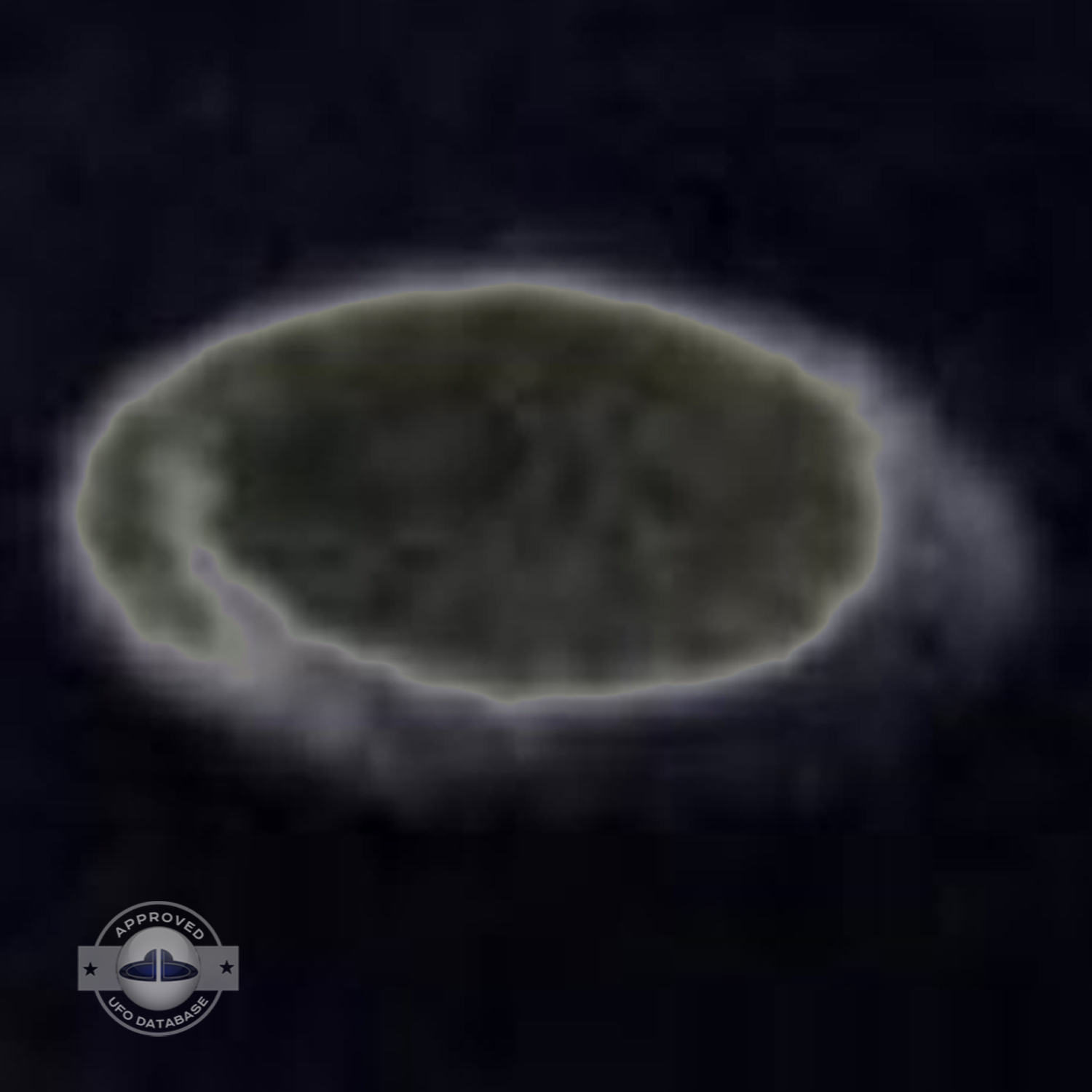 UFO had a semi-transparent greenish blue dome, 29 feet in diameter UFO Picture #116-6