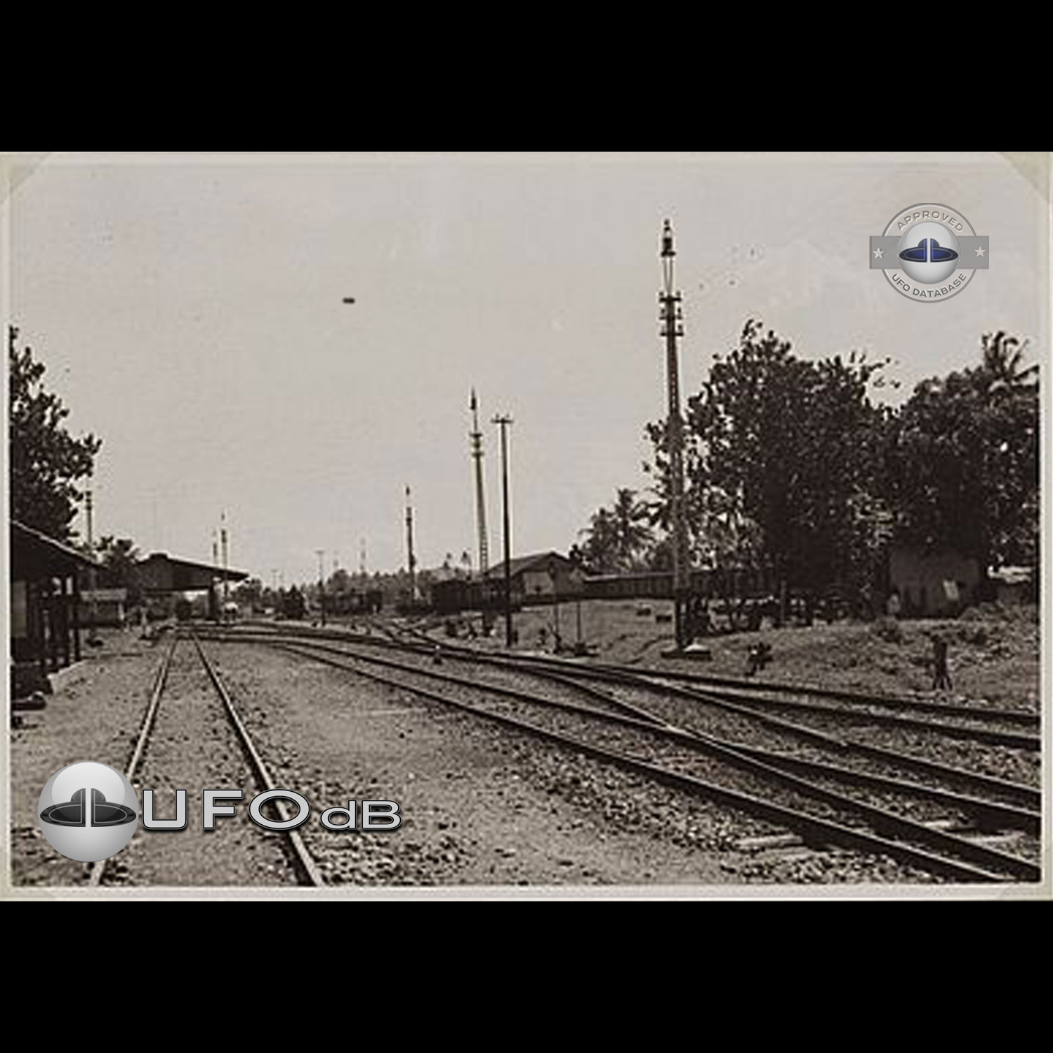 1935 | During the construction of the Dutch colonial state railway UFO Picture #121-1